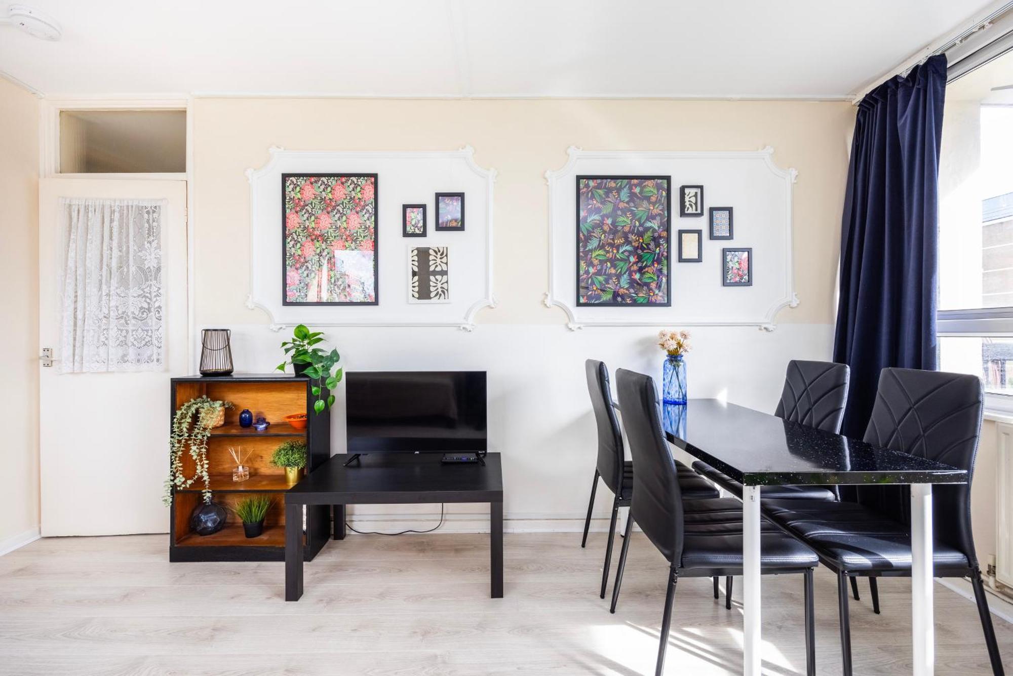 Poplar - Sleep 4-5 - Ideal For Business Travellers & Contractors - Near Canary Wharf And Dlr Station - Parking Tickets Available On Request Lägenhet London