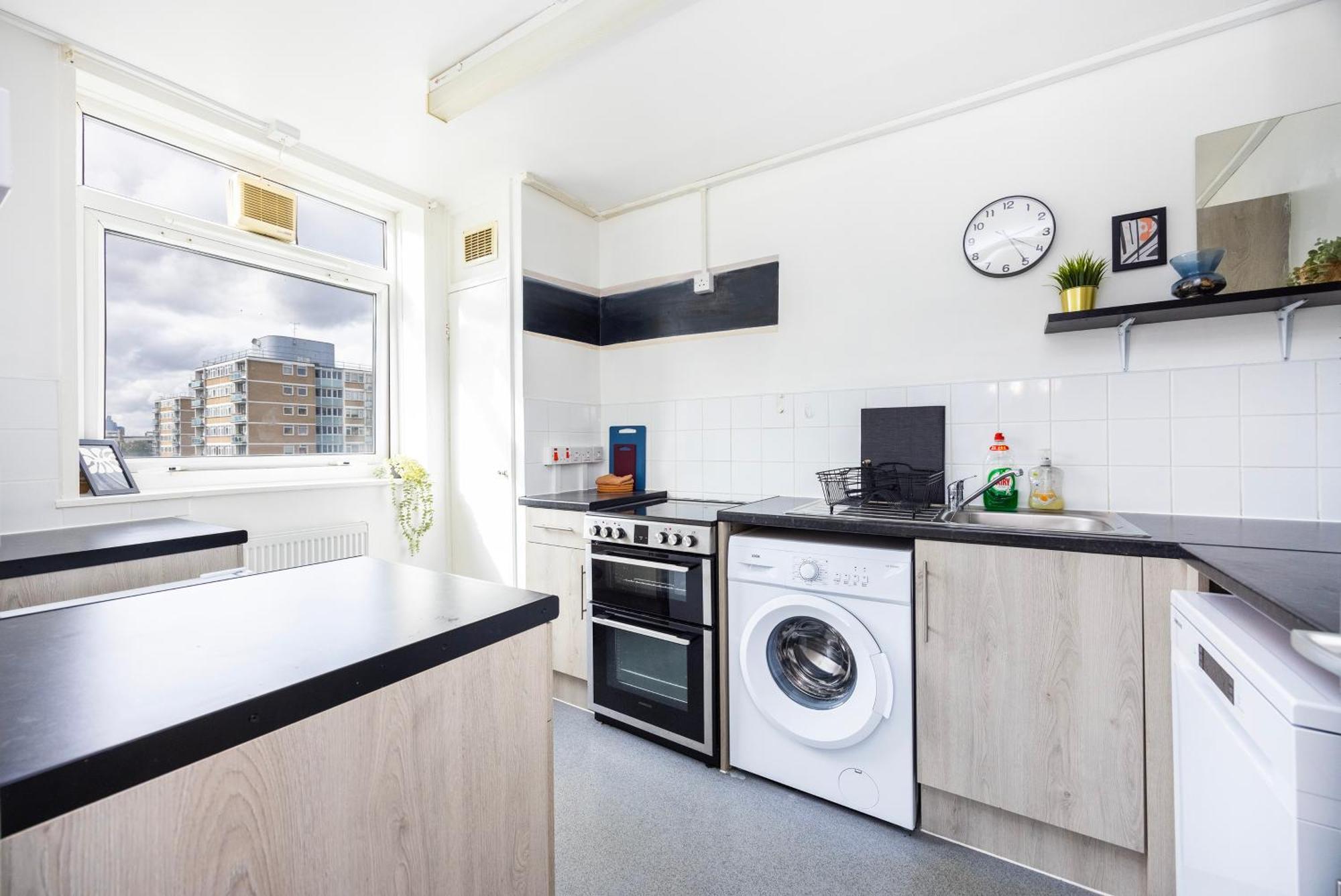 Poplar - Sleep 4-5 - Ideal For Business Travellers & Contractors - Near Canary Wharf And Dlr Station - Parking Tickets Available On Request Lägenhet *