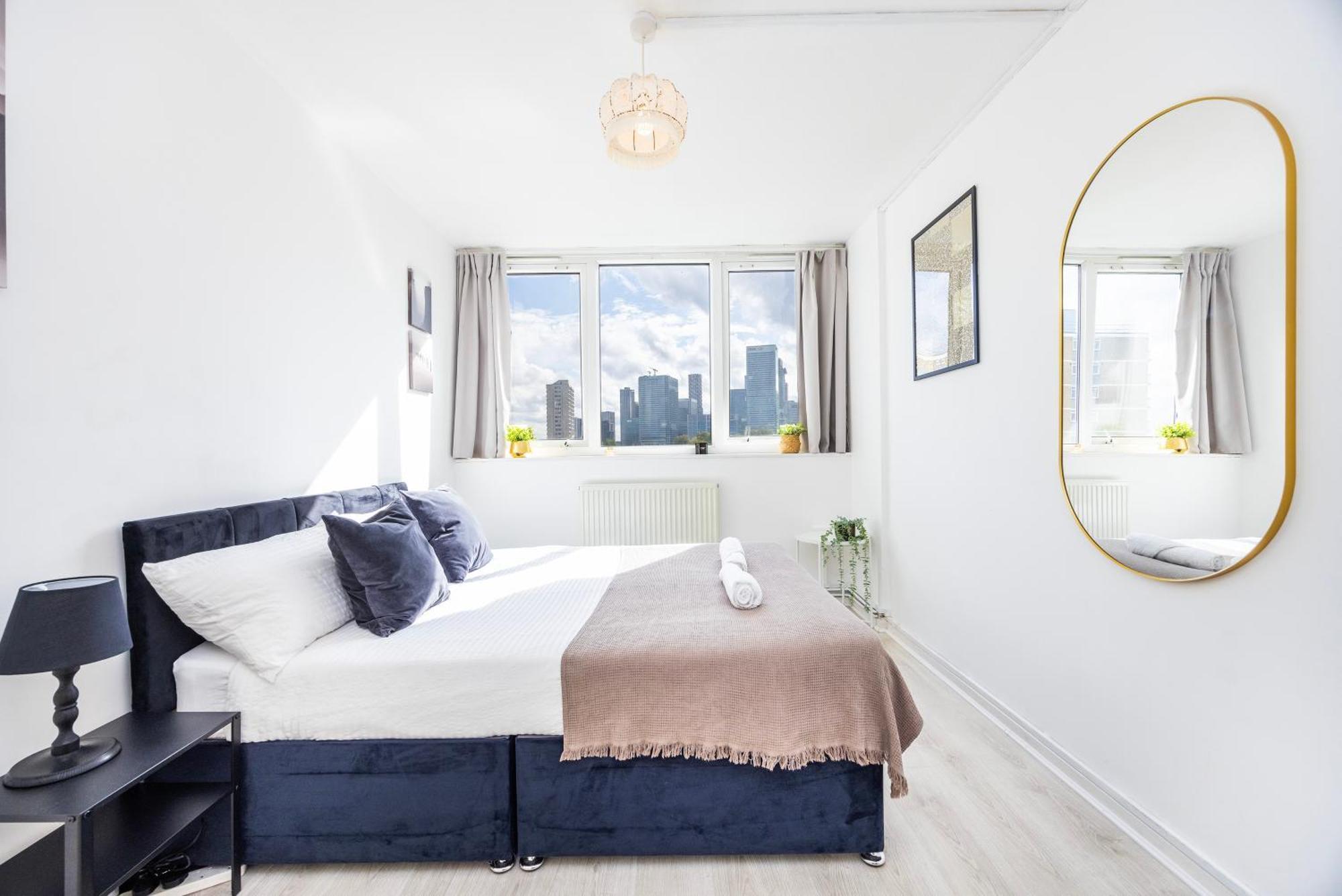 Poplar - Sleep 4-5 - Ideal For Business Travellers & Contractors - Near Canary Wharf And Dlr Station - Parking Tickets Available On Request Lägenhet