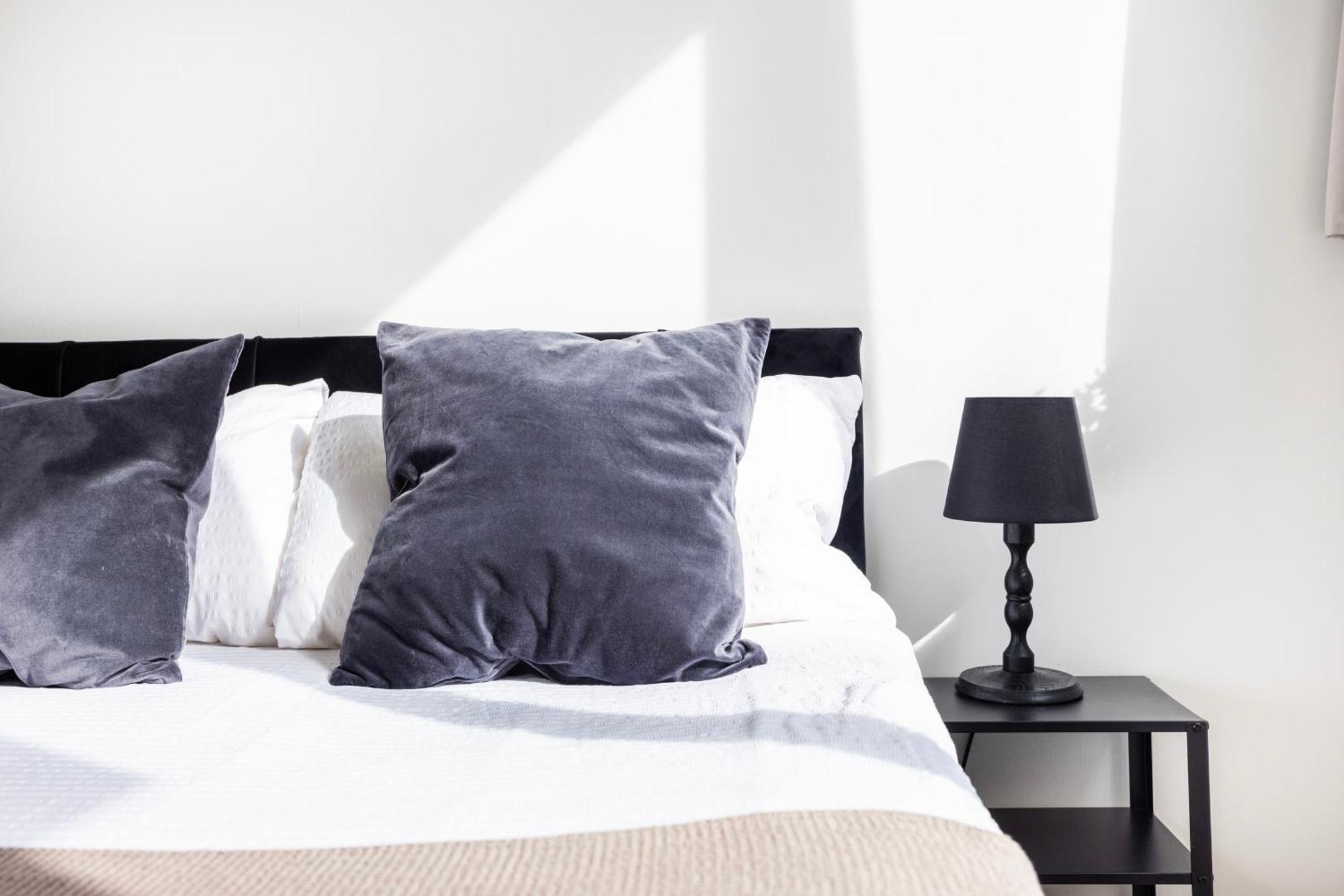 Lägenhet Poplar - Sleep 4-5 - Ideal For Business Travellers & Contractors - Near Canary Wharf And Dlr Station - Parking Tickets Available On Request