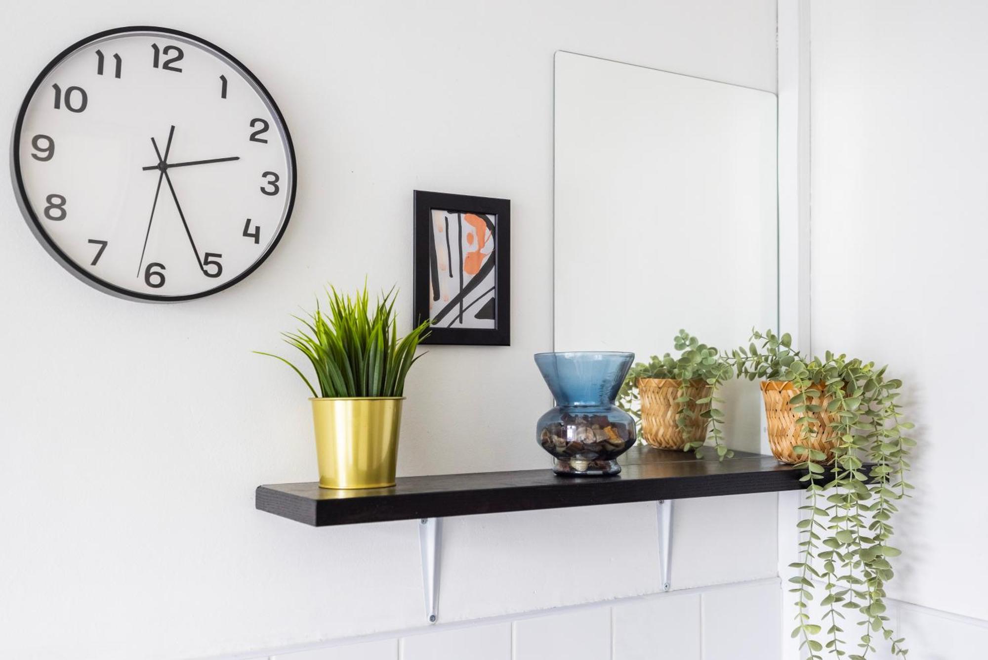Poplar - Sleep 4-5 - Ideal For Business Travellers & Contractors - Near Canary Wharf And Dlr Station - Parking Tickets Available On Request Lägenhet London