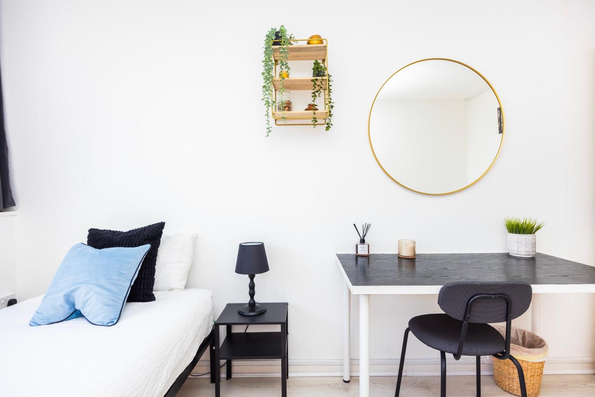 Lägenhet Poplar - Sleep 4-5 - Ideal For Business Travellers & Contractors - Near Canary Wharf And Dlr Station - Parking Tickets Available On Request London