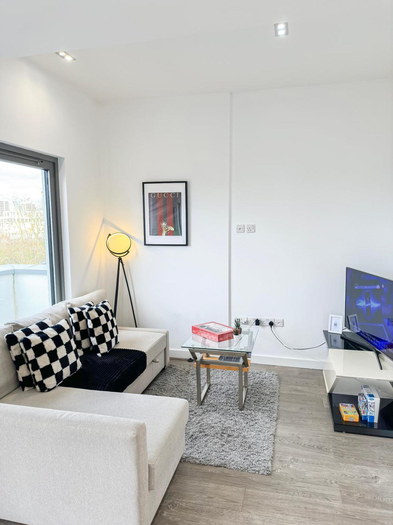 Contemporary With Private Terraces In Shoreditch, Hoxton, Islington Appartement Londen