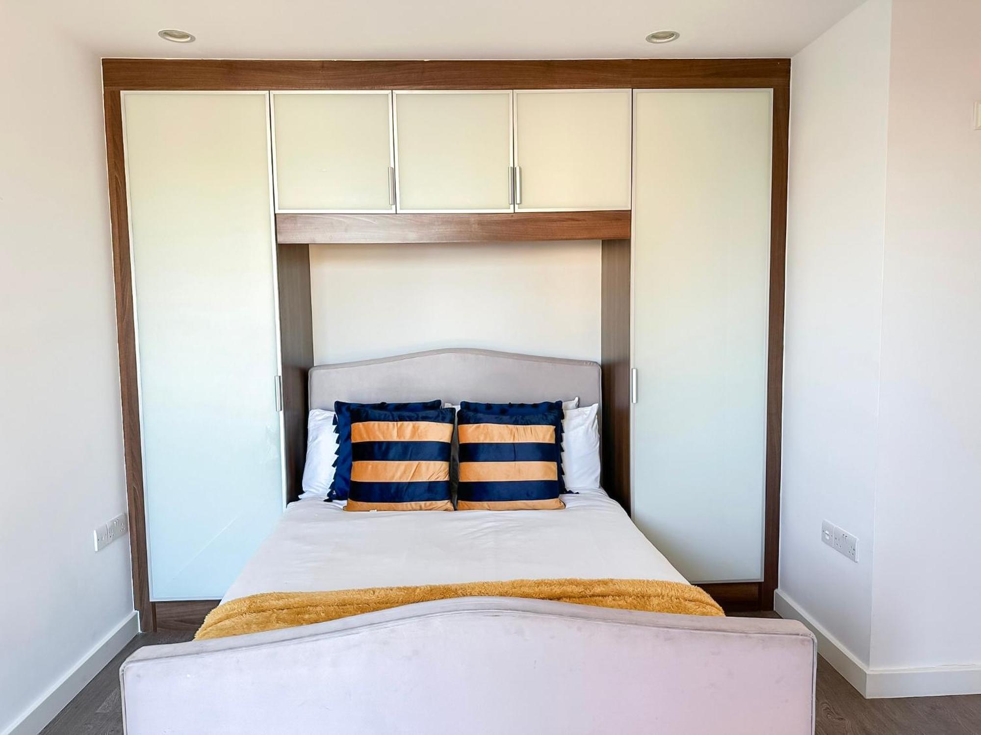 Contemporary With Private Terraces In Shoreditch, Hoxton, Islington Appartement Londen