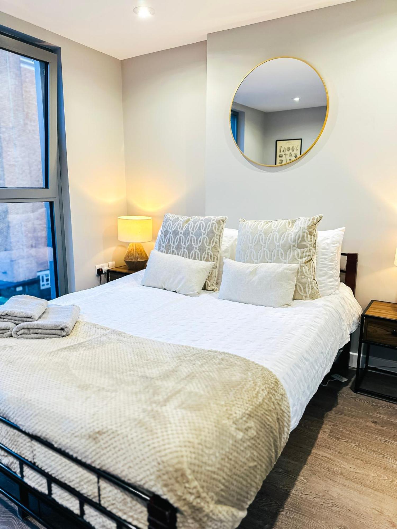 Contemporary With Private Terraces In Shoreditch, Hoxton, Islington Appartement Londen