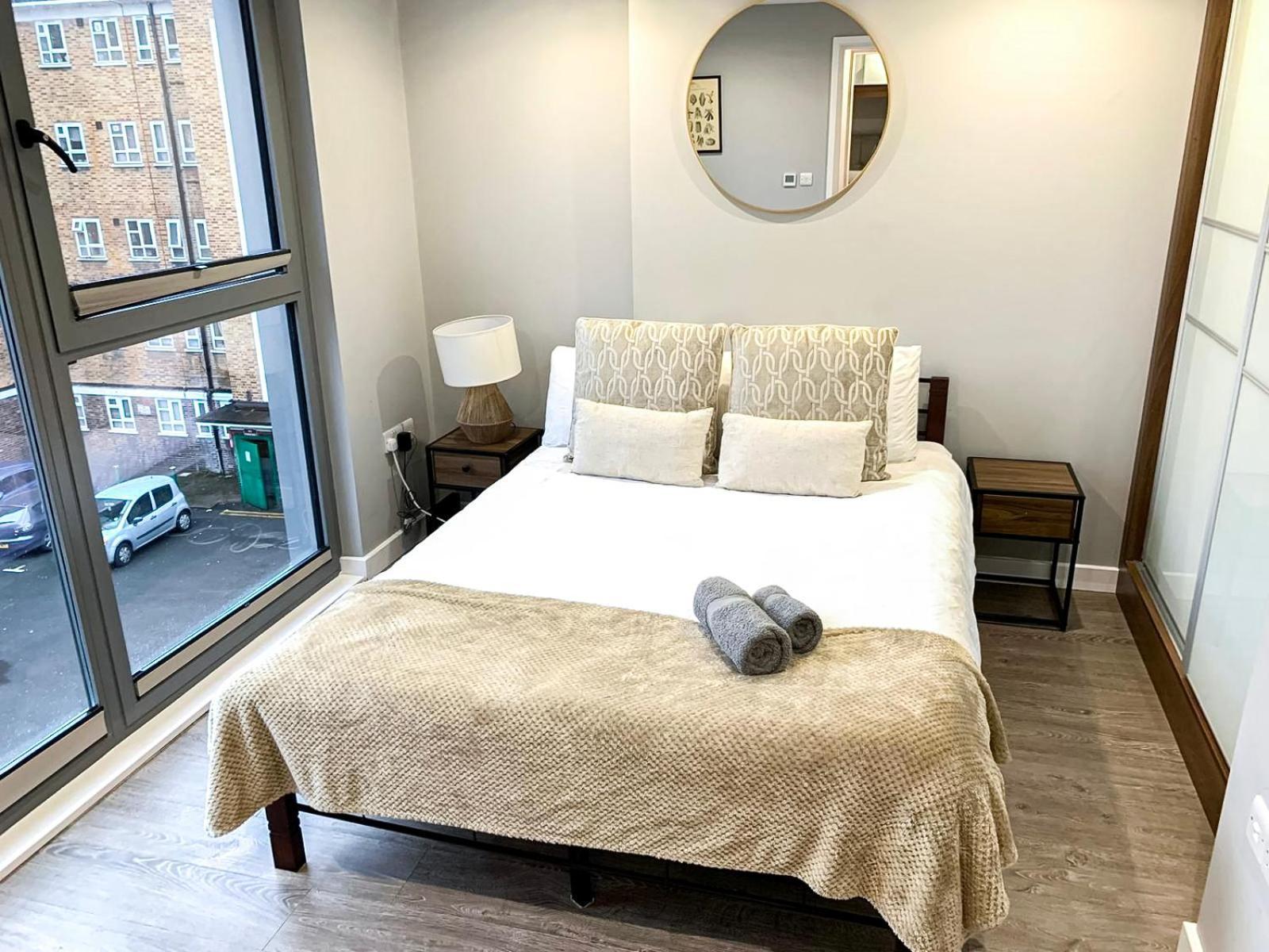 Contemporary With Private Terraces In Shoreditch, Hoxton, Islington * Londen