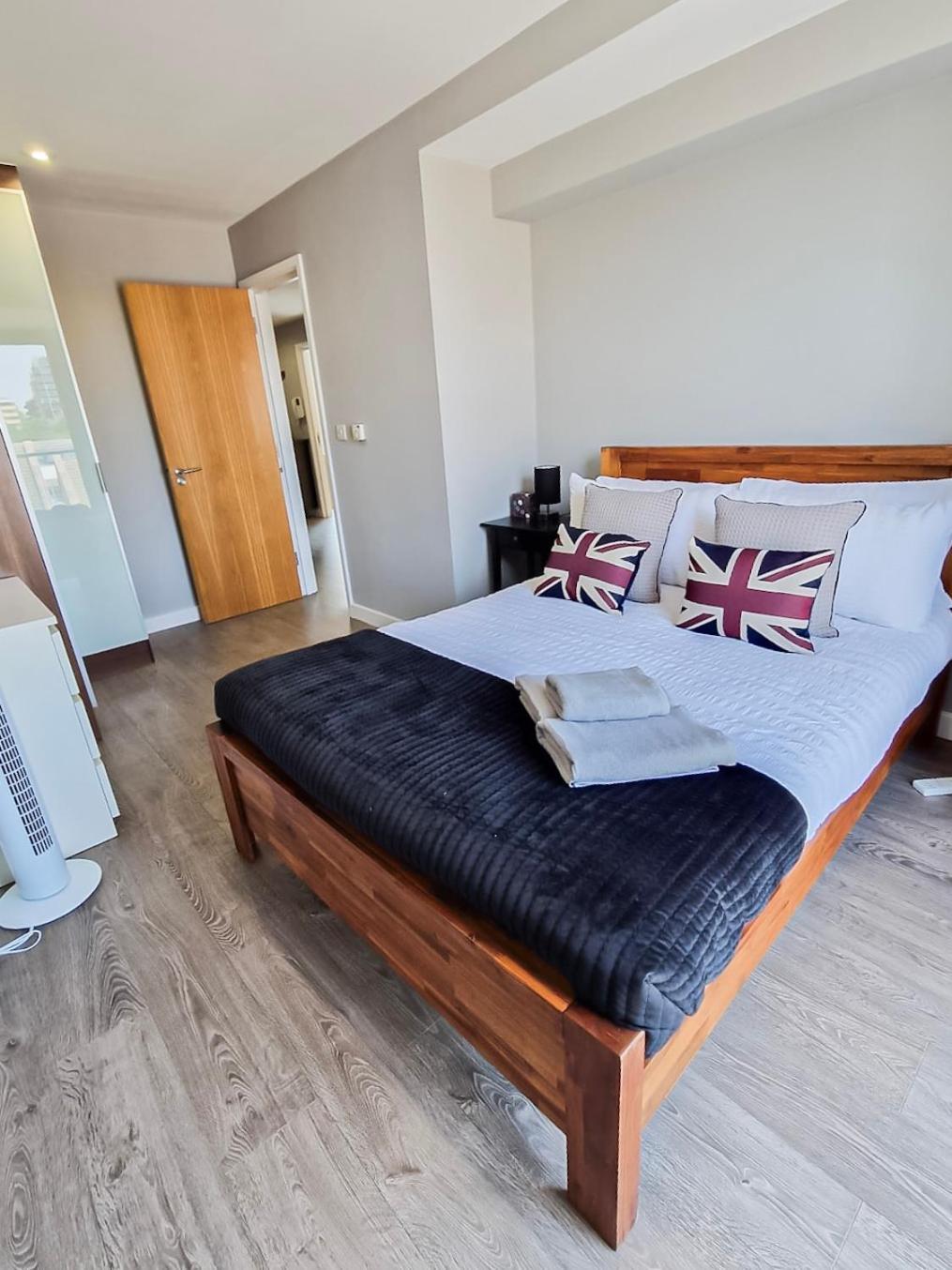 Contemporary With Private Terraces In Shoreditch, Hoxton, Islington Londen