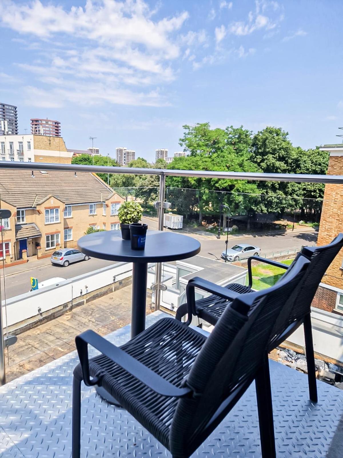 Contemporary With Private Terraces In Shoreditch, Hoxton, Islington Appartement Londen