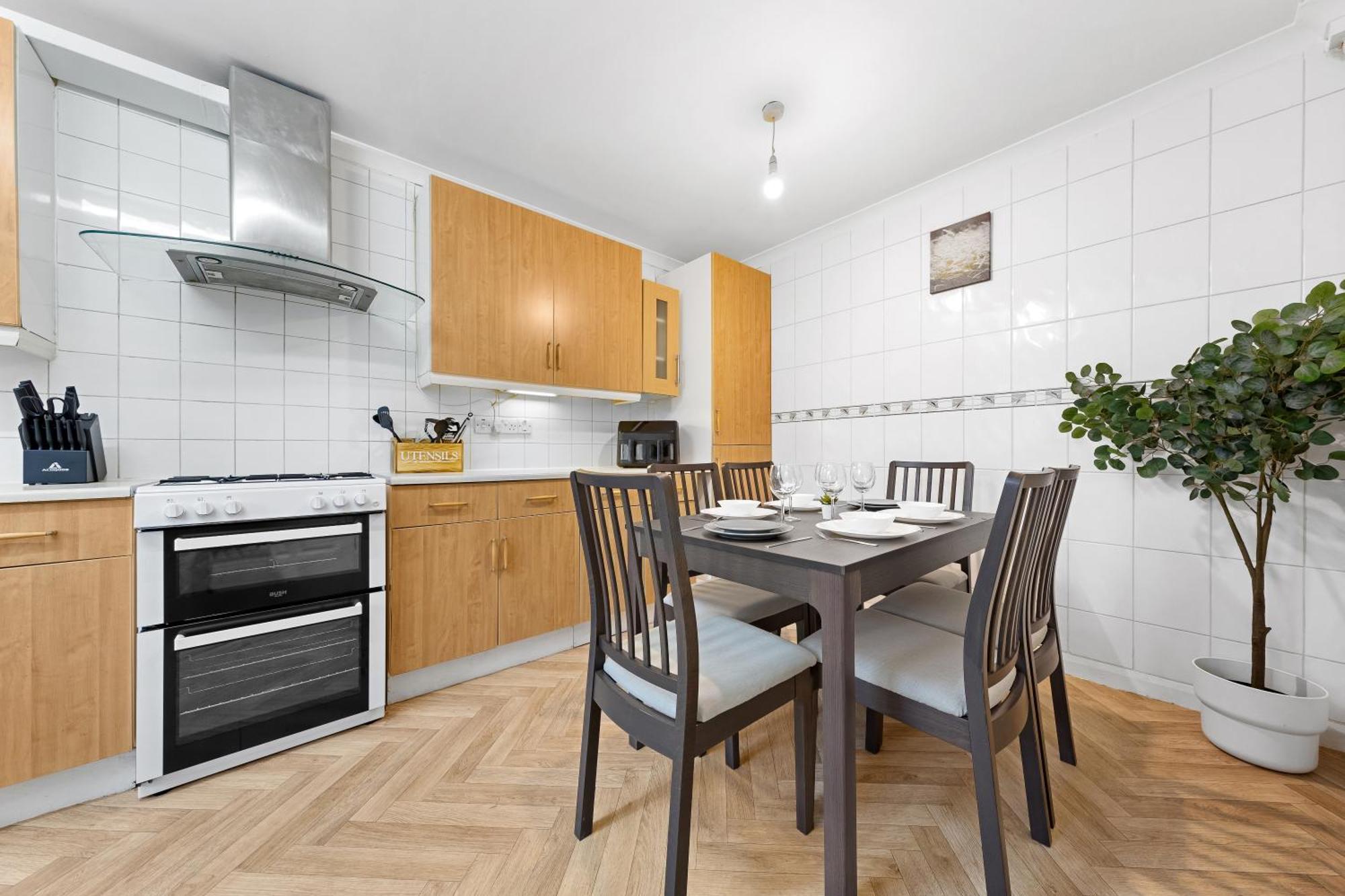 Cozylease 3-bed Canary Wharf Retreat,near Lcy Londen