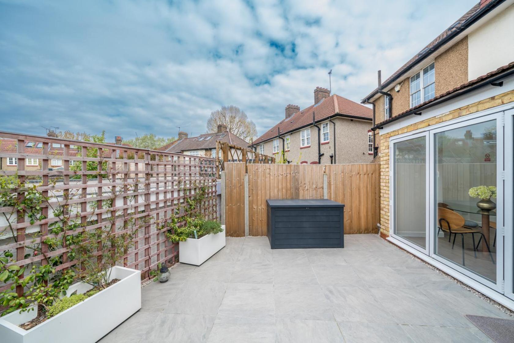 Vakantiehuis Urban Escape - Spacious 3-Bedroom Home Close To Canary Wharf