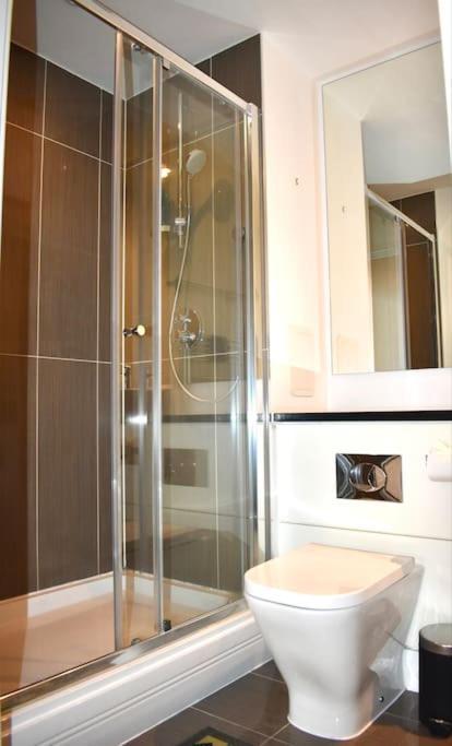 2 Bed In Southwark Apartment London