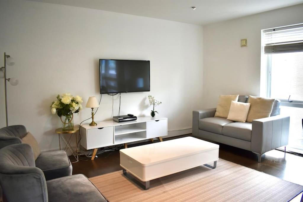 2 Bed In Southwark Apartment London