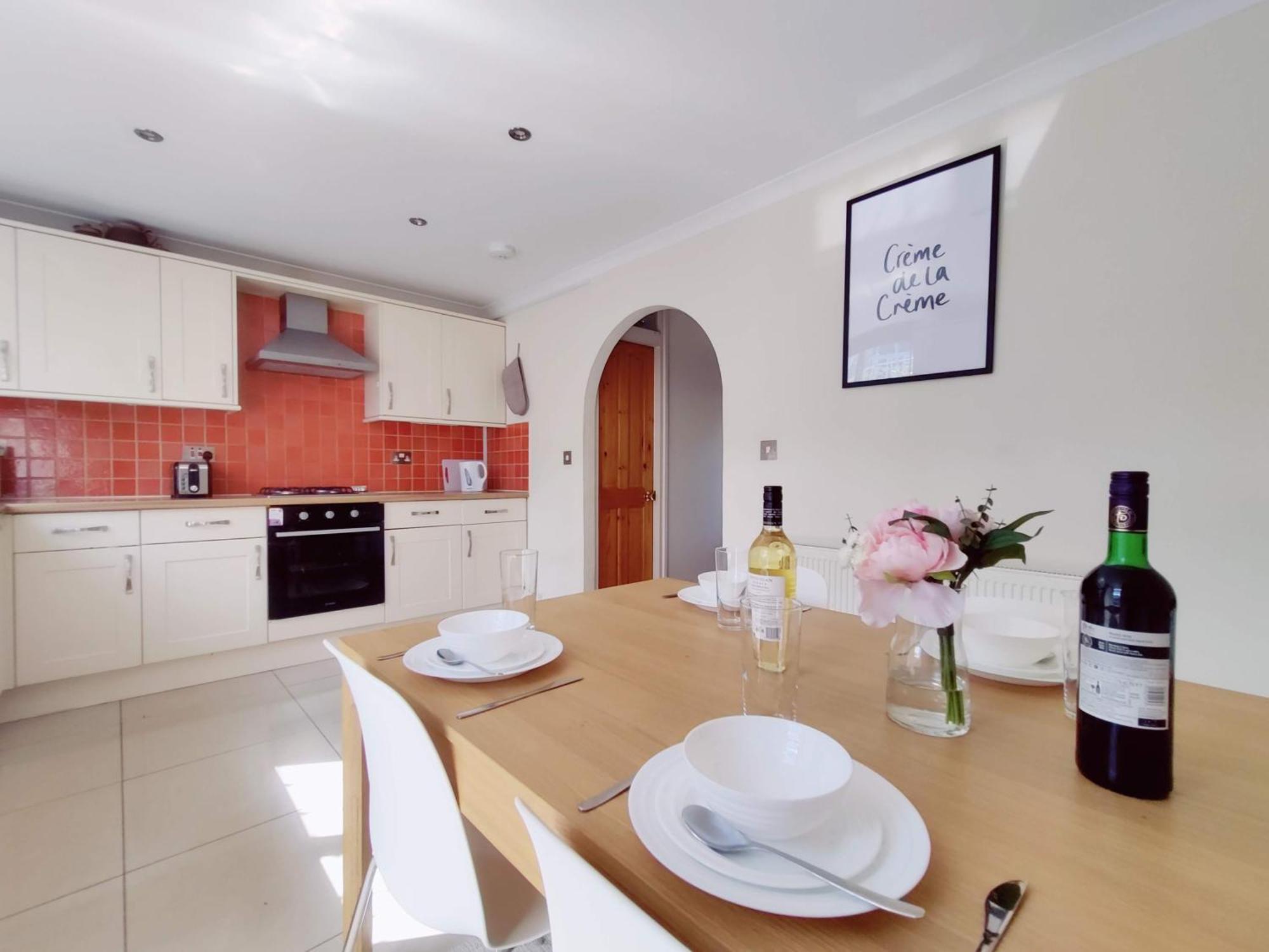 Feriehus Spacious 3 Bedroom Whitechapel - 9 Mins From Tower Bridge With Free Parking & Garden