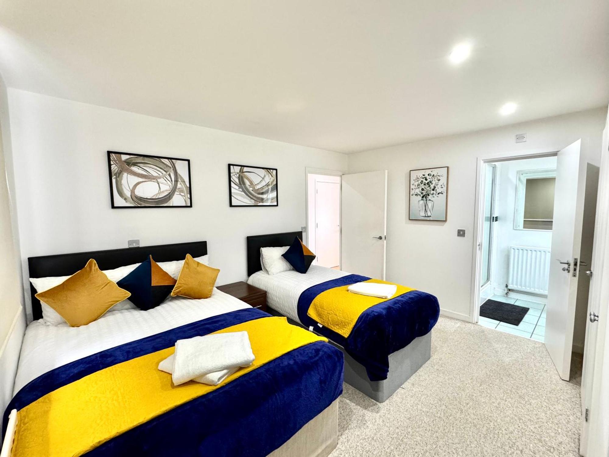 Leilighet 2 Bed, 2 Bath, Ground Floor Whole With Parking, Near & Stratford, Close To Station, Zone 2 *