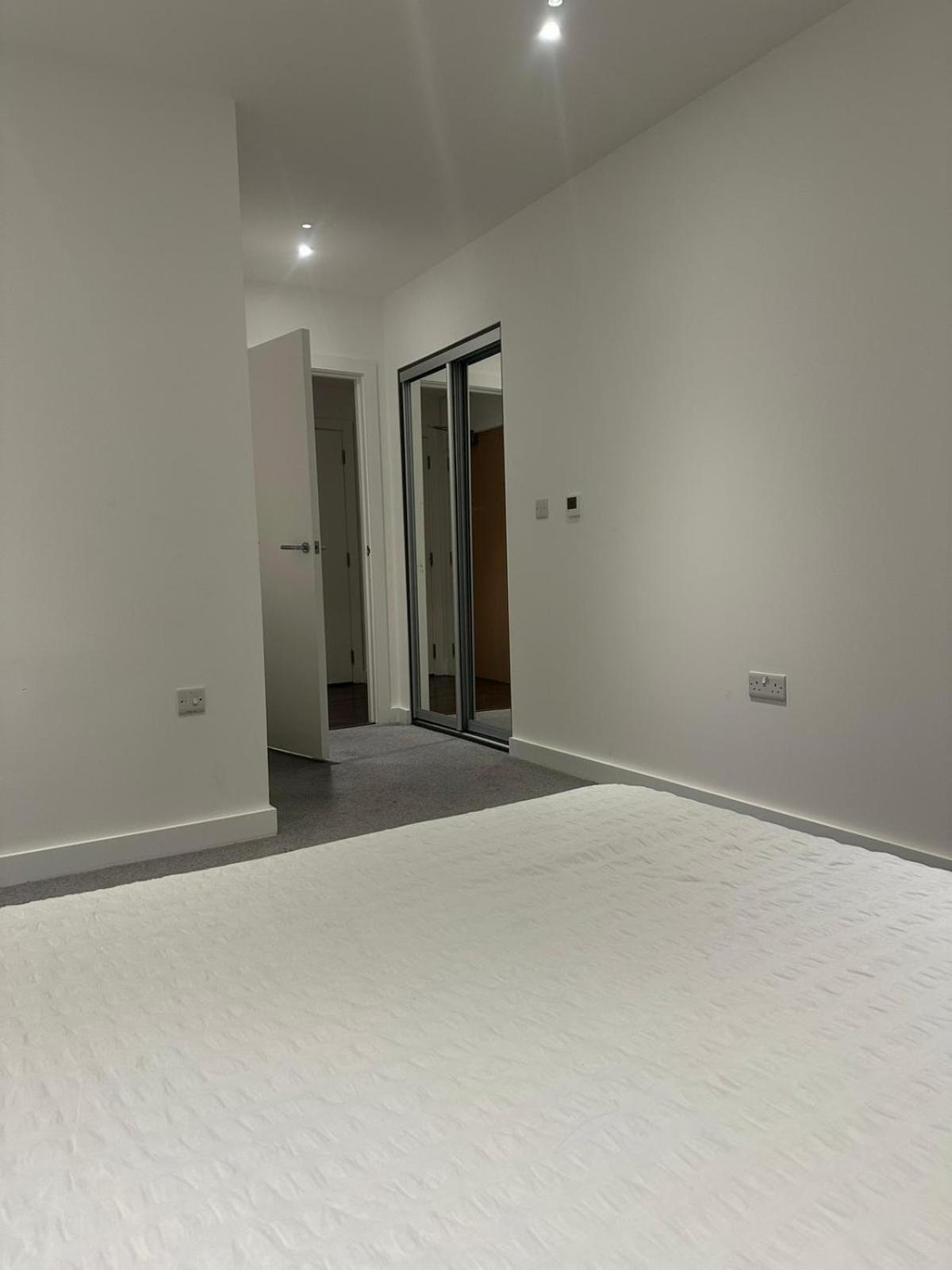 Appartamento A Beautiful Two Bedroom Two Bathroom Apartment, A Few Minutes From The Iconic 02 Arena *