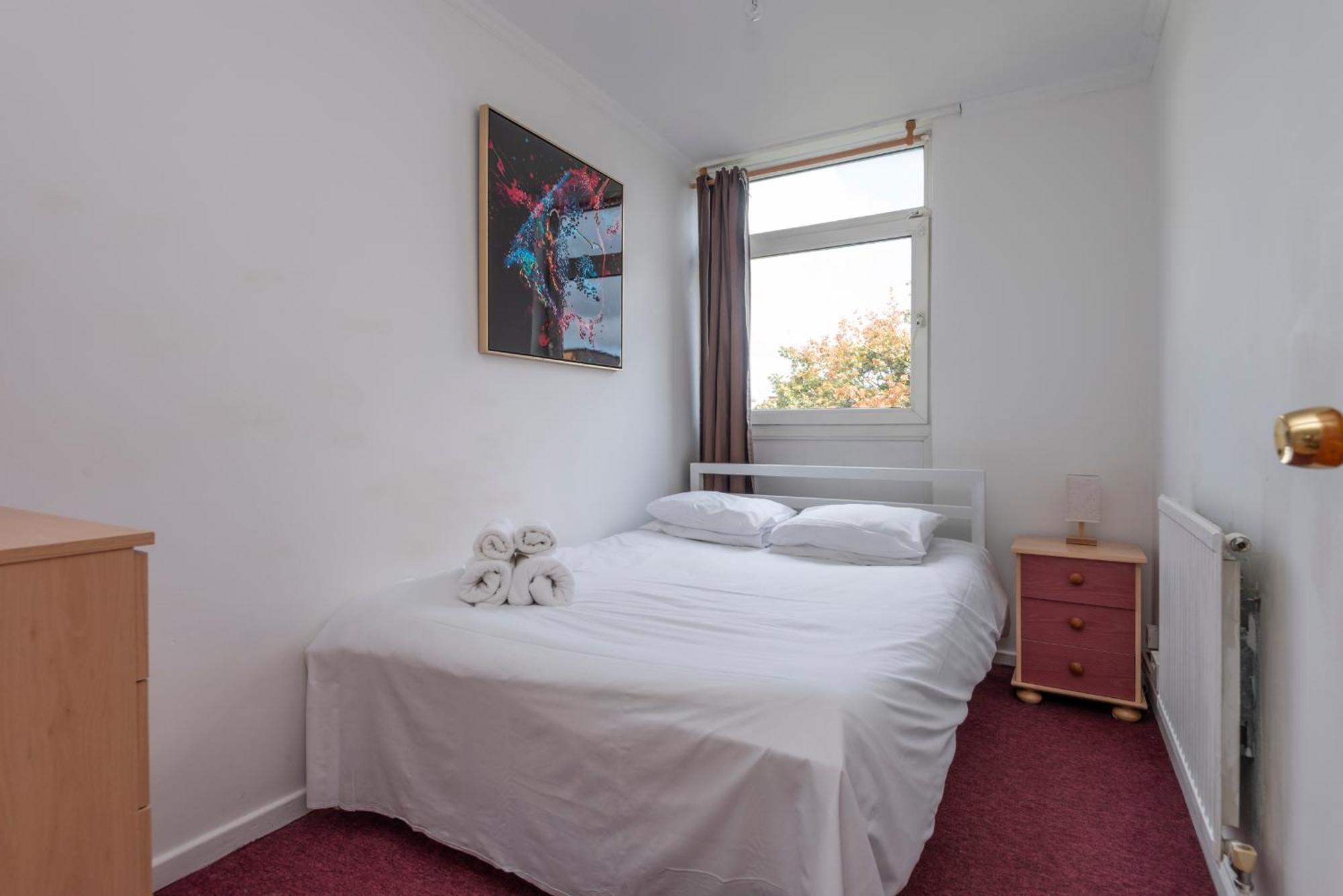Entire 3 Bedroom Luxury In With Private Balcony Apartment