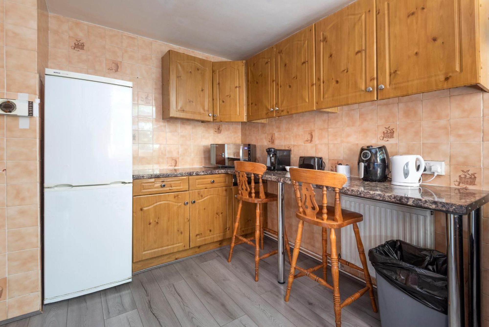 Entire 3 Bedroom Luxury In With Private Balcony London