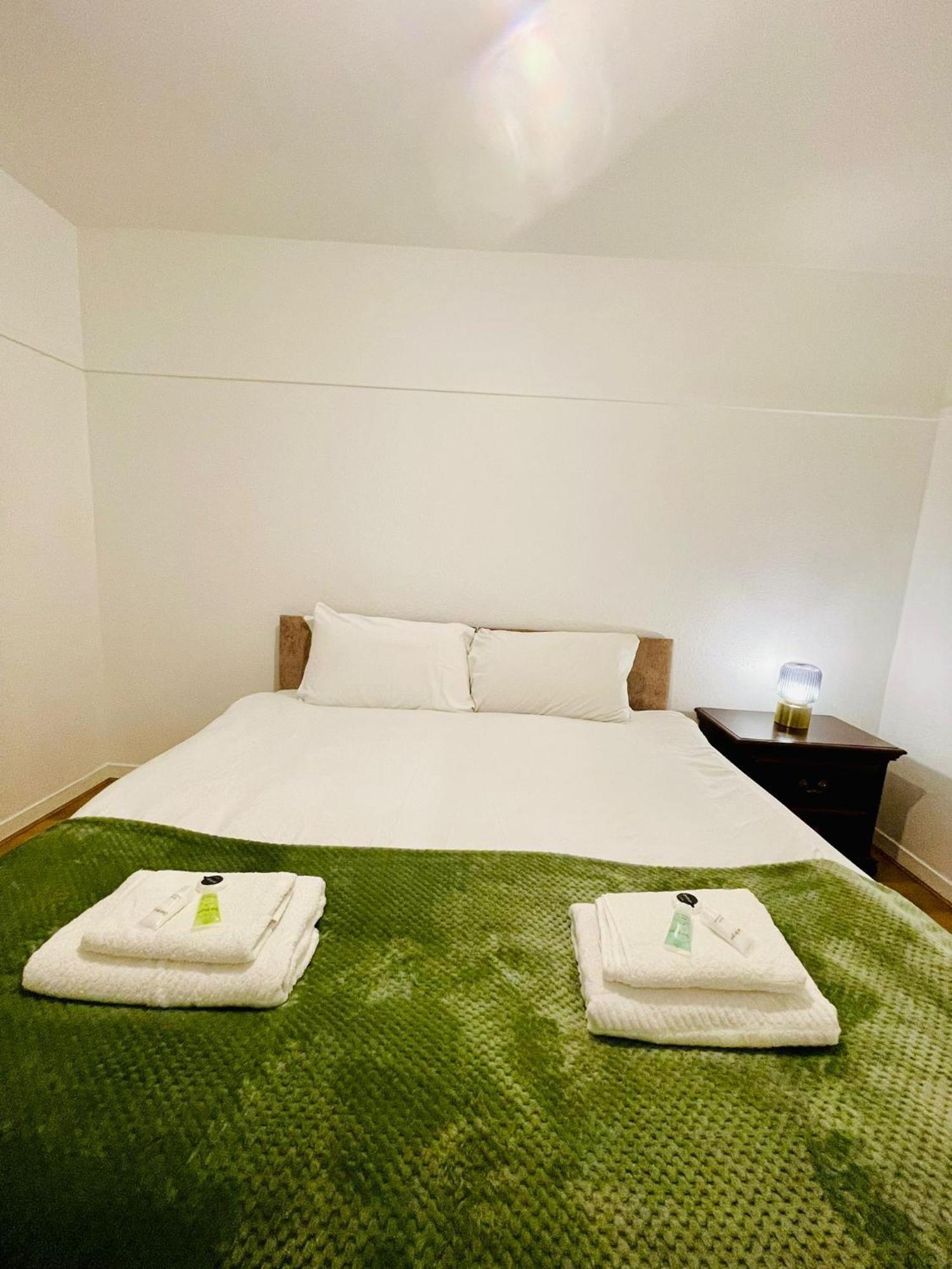 2bd Canarywharf Mile End Private Balcony Free Parking Londen