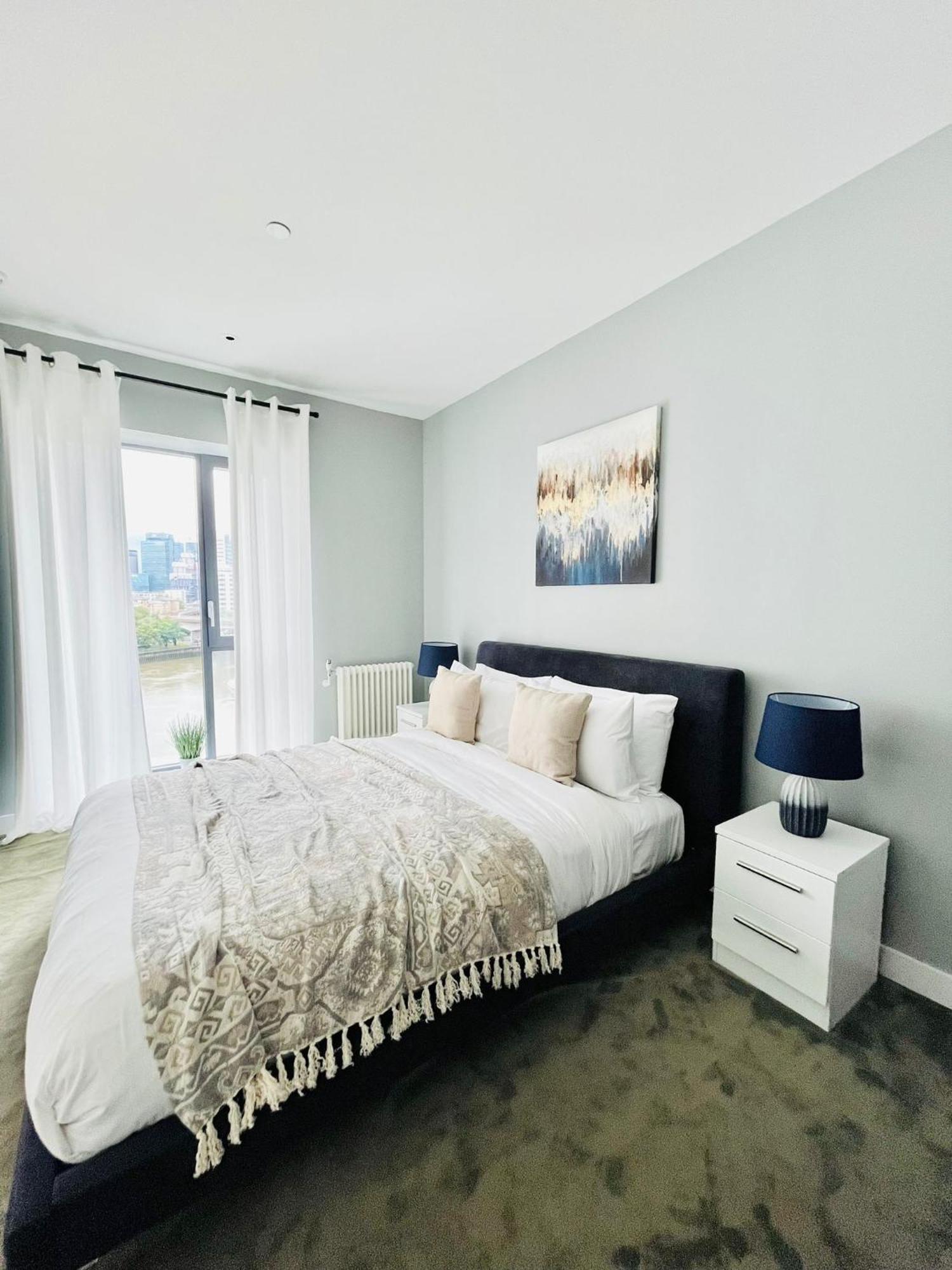 Luxurious Apartment - Prime Location Near Excel, O2 & Canary Wharf Londen