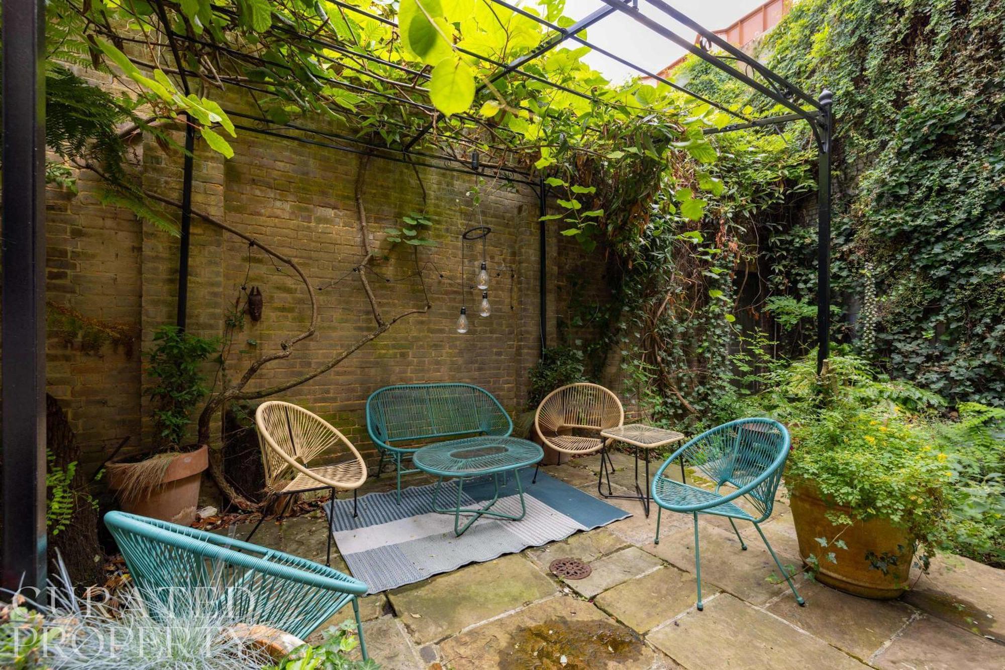 Extraordinary Grade Ii-listed Early Georgian * London