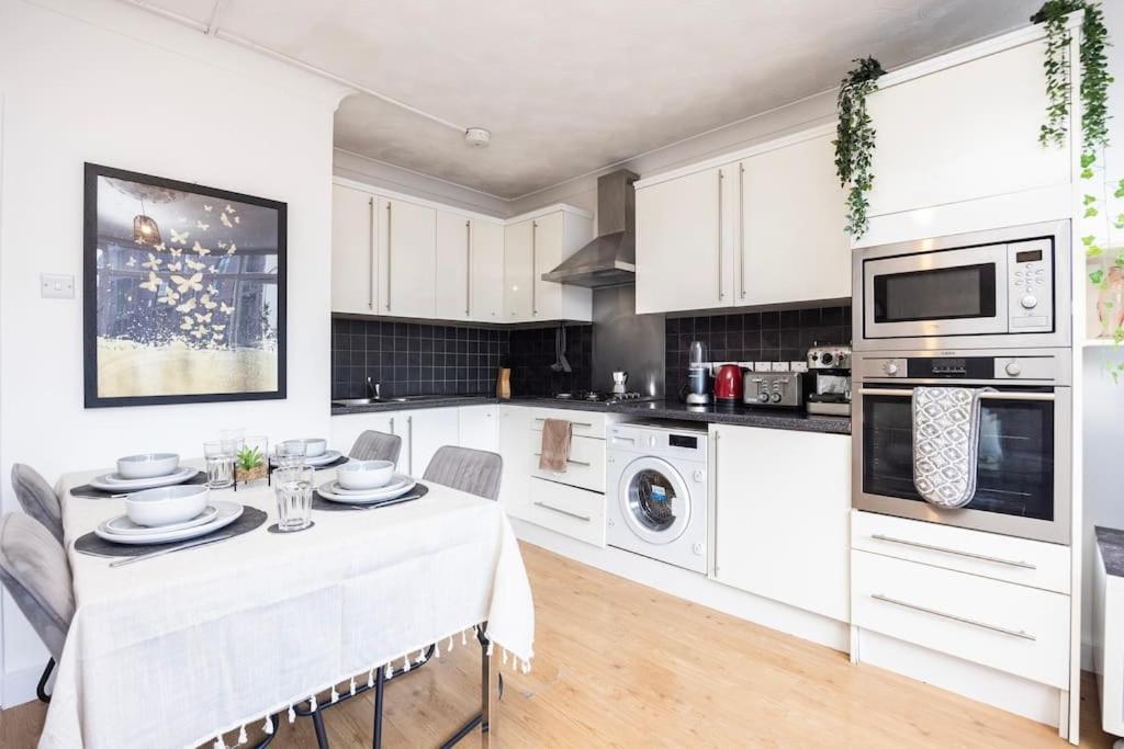 12 Halstead Niu Apartment London