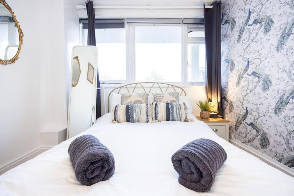 Apartment 12 Halstead Niu London