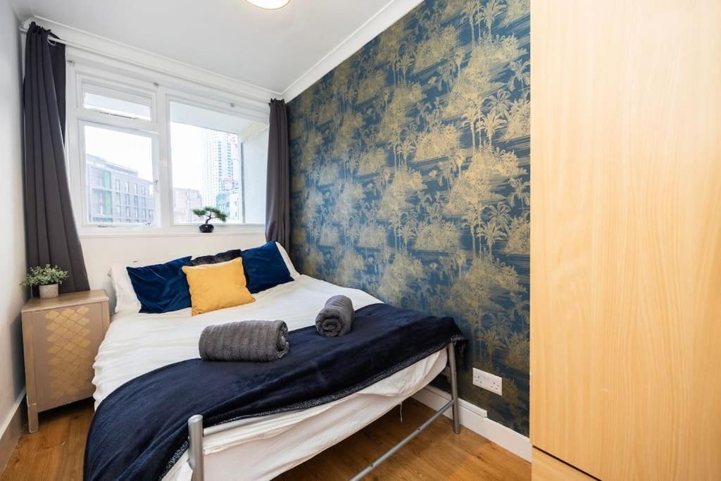 12 Halstead Niu London