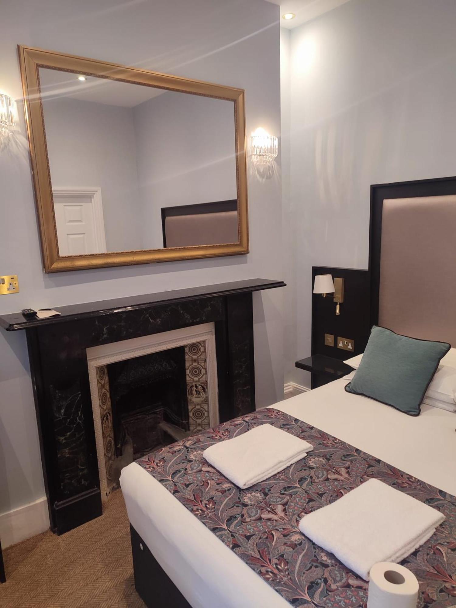 Arran House Hotell 3*