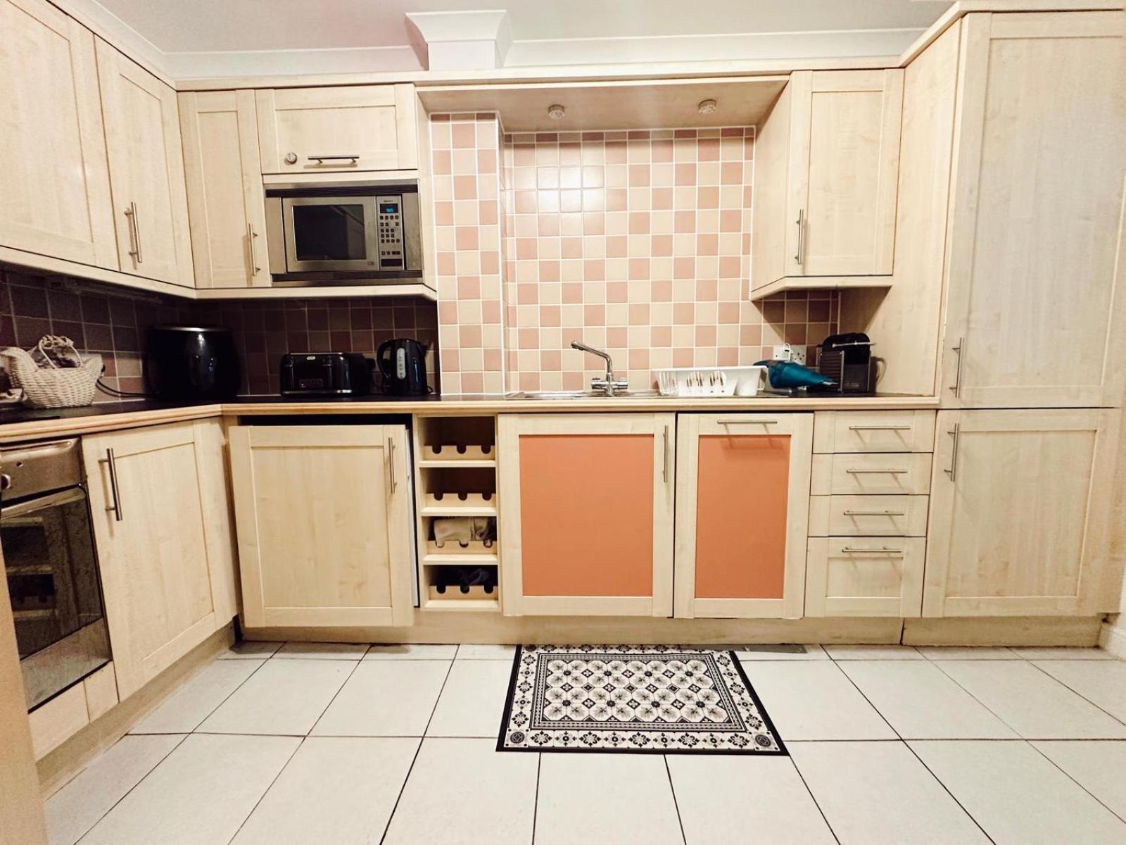 Cosy King Size In Tower Bridge Homestay