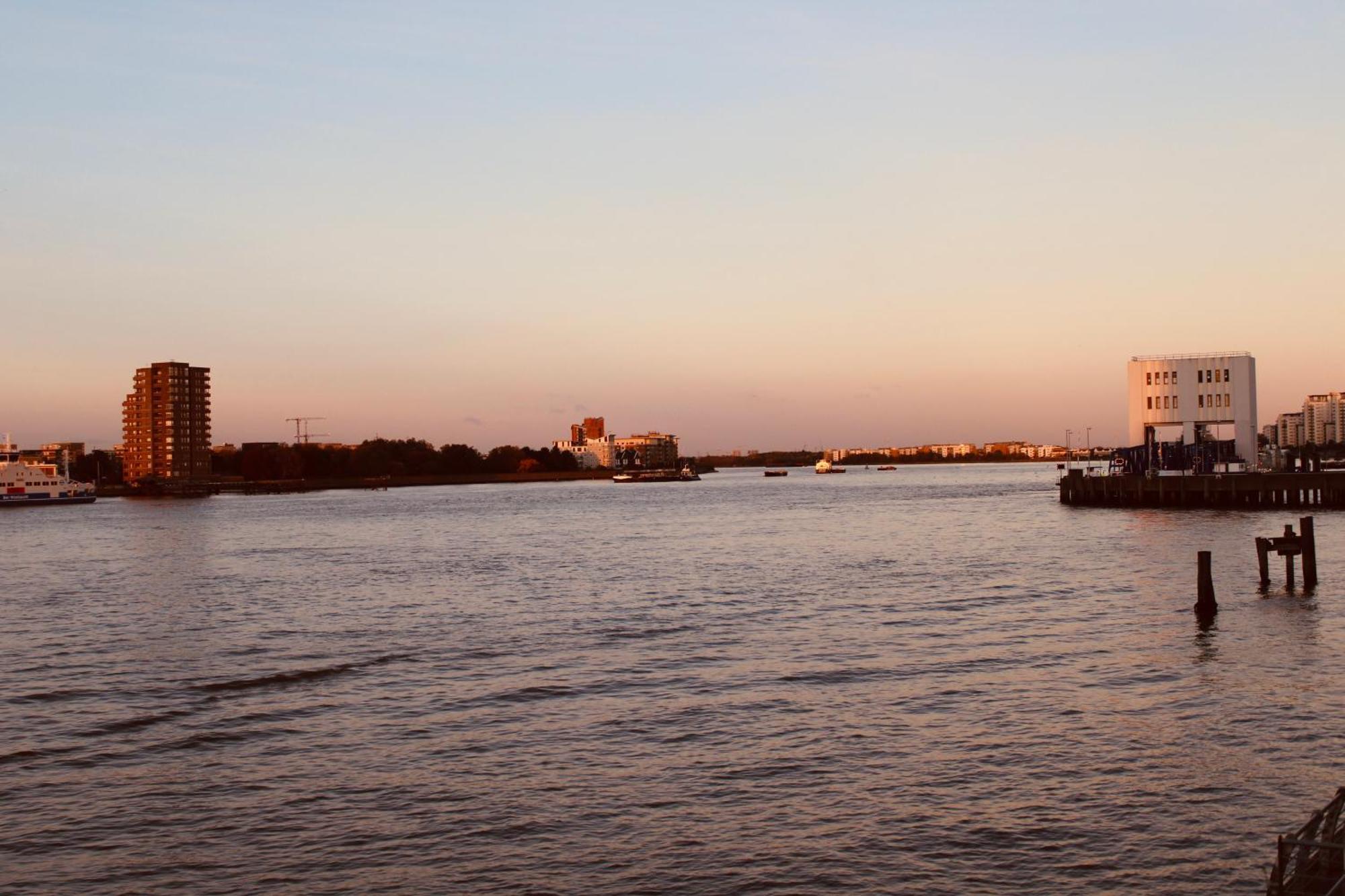 Appartement Amazing River View 2 Bedroom Apartment, Sleeps 6 , Balcony And Parking Londres