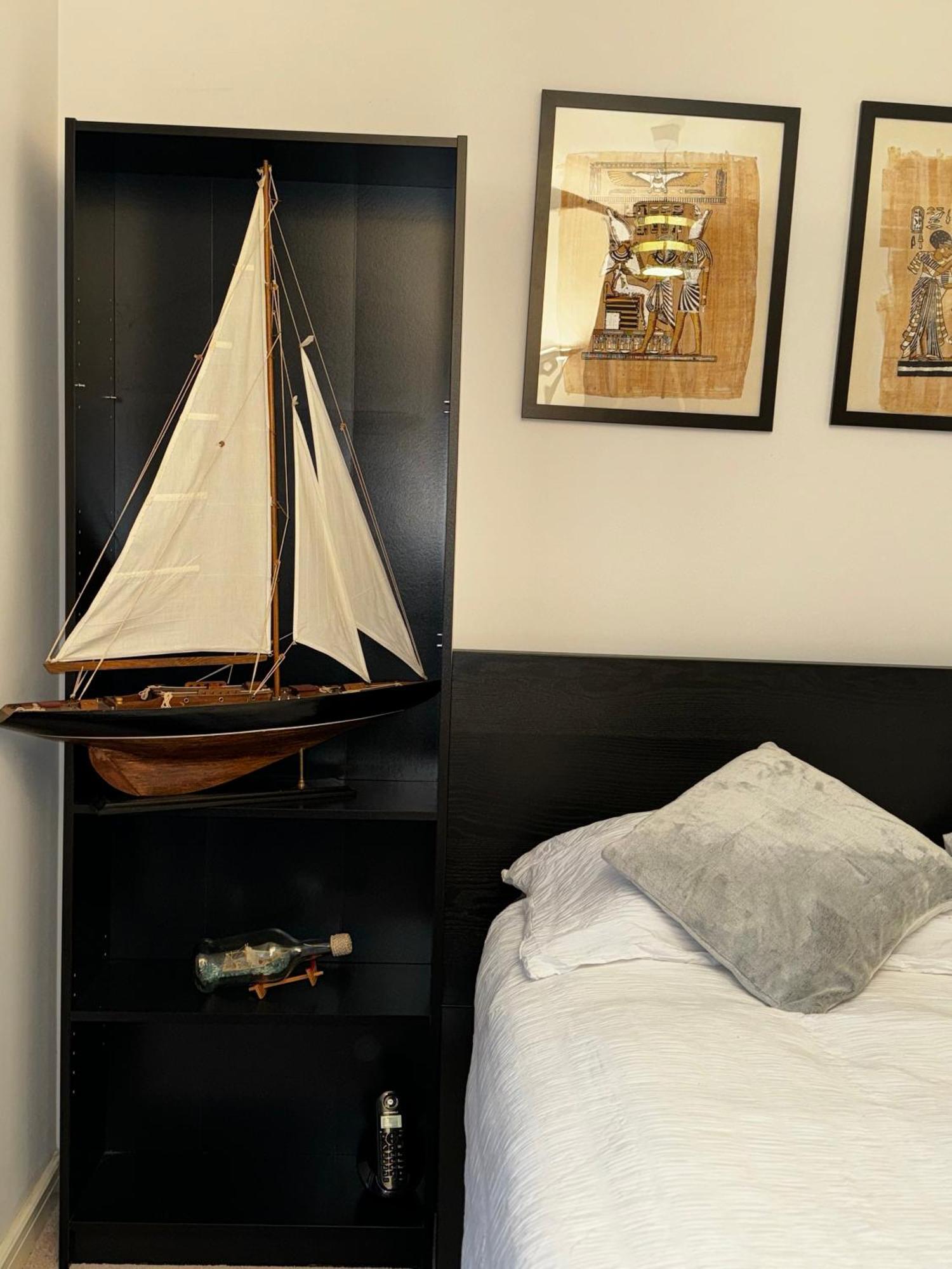 Entire Flat Custom House * London
