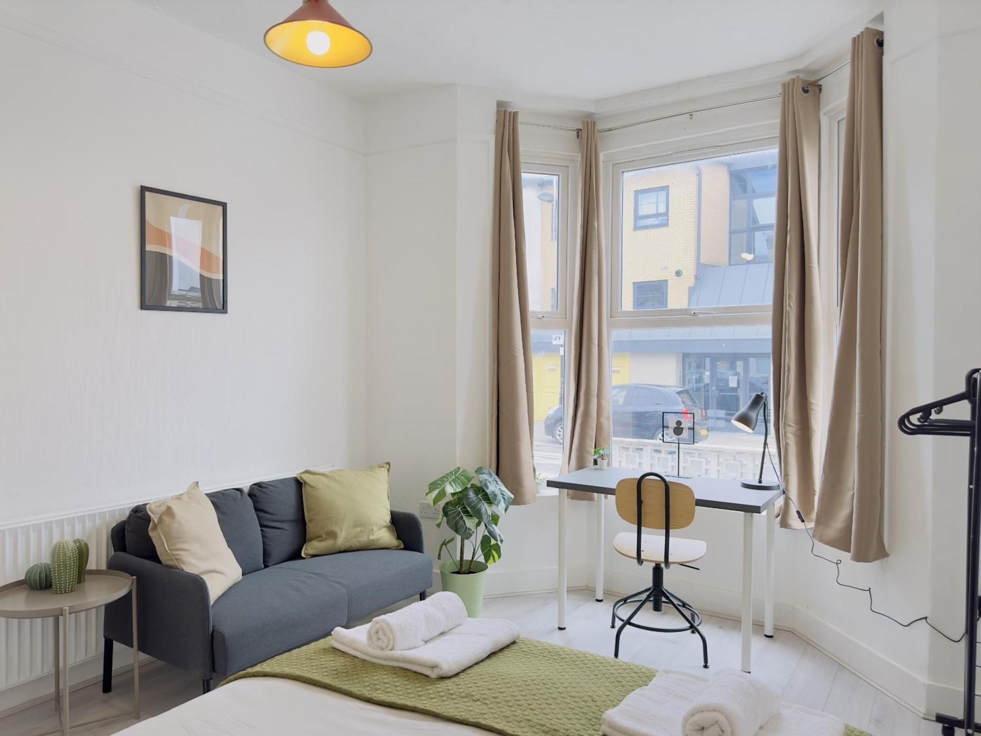 Leyton House - Sleepylodge * London