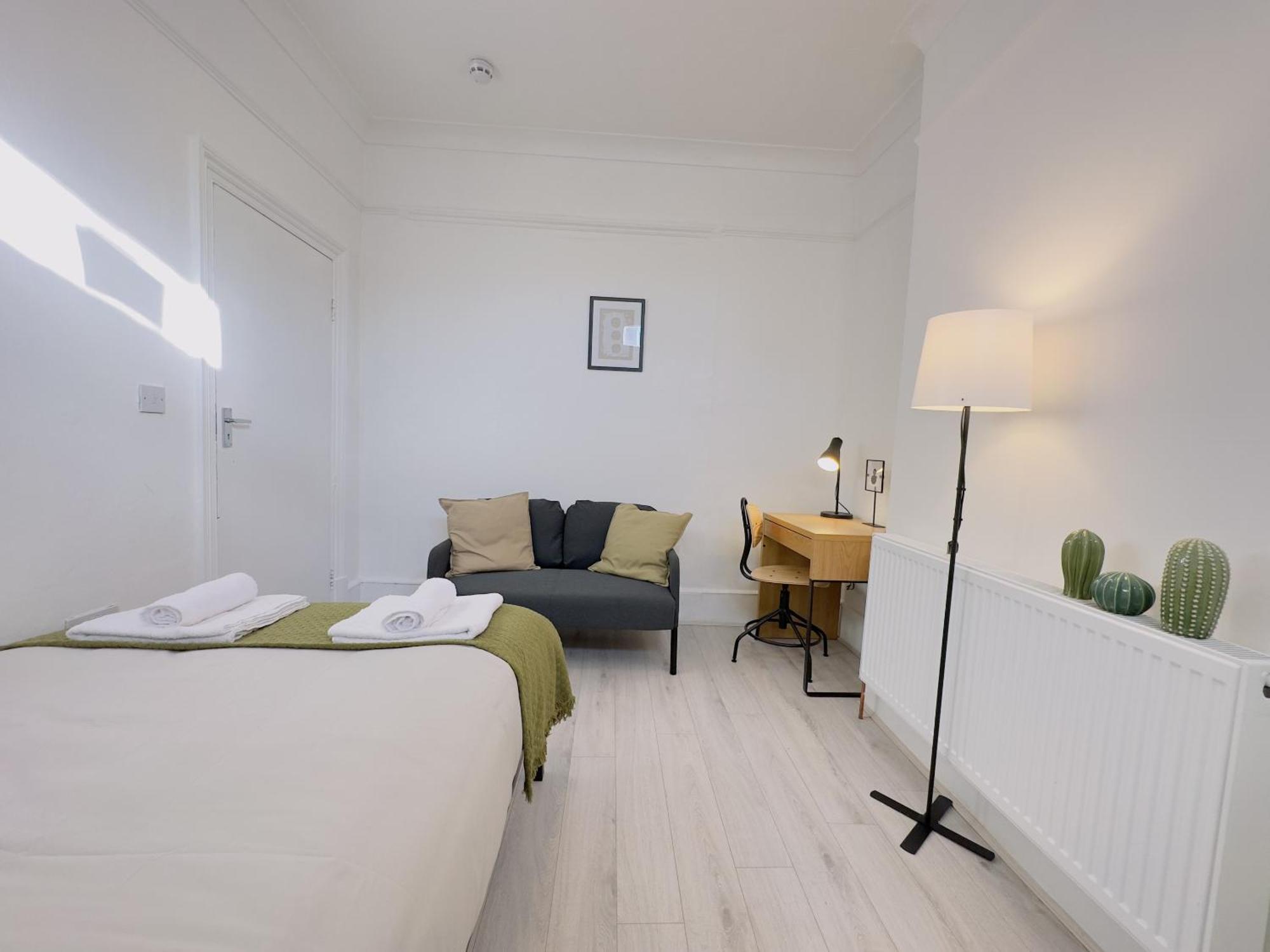 Leyton House - Sleepylodge * London