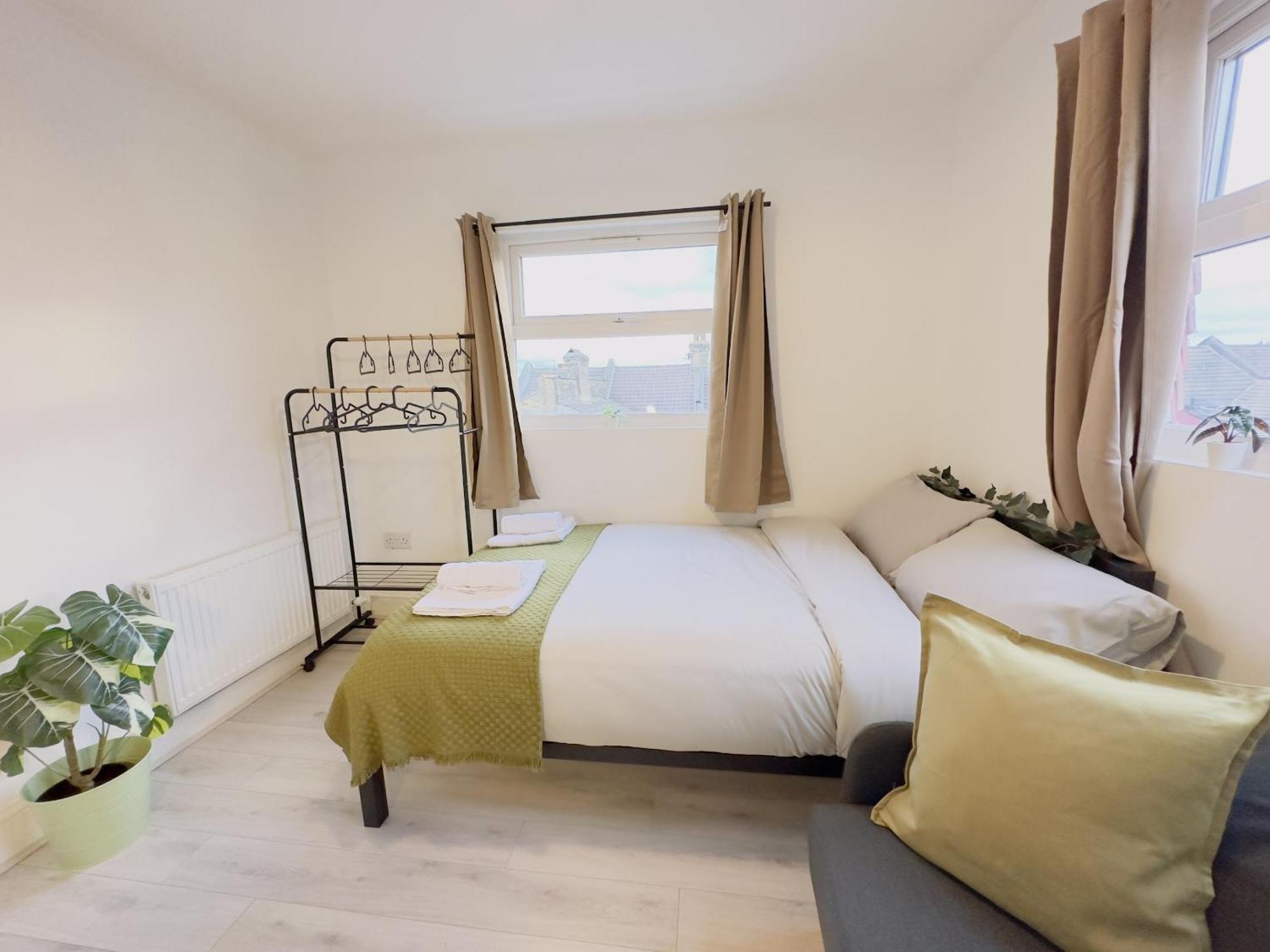 Leyton House - Sleepylodge London