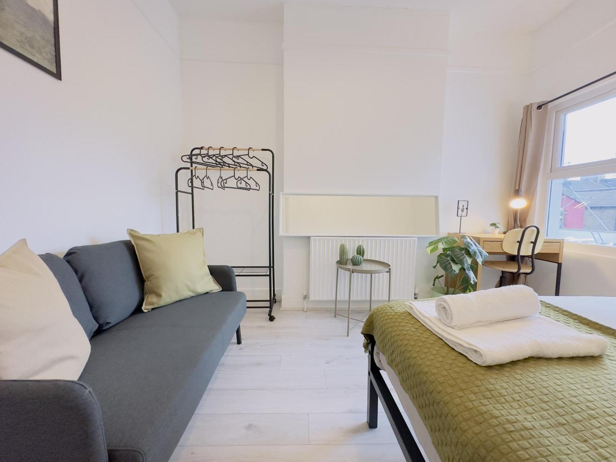 Leyton House - Sleepylodge * London