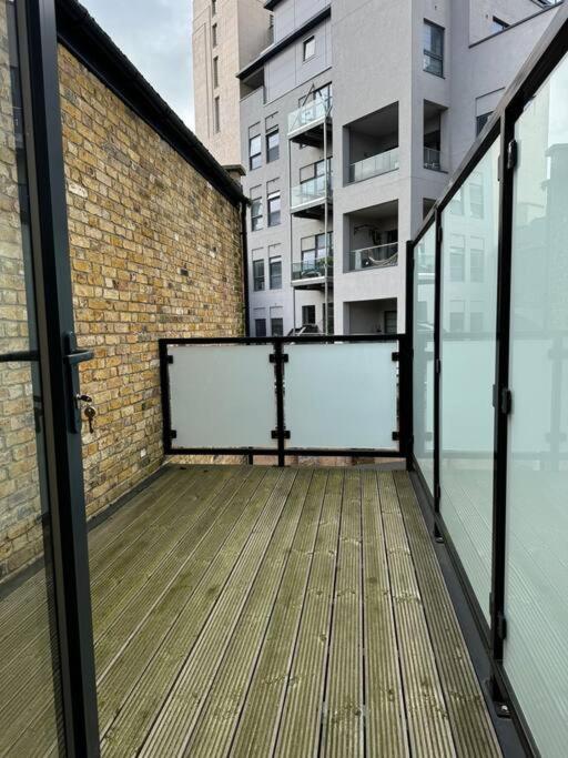 Apartment Modern Studio In The Heart Of Woolwich - 35 Minuets To Central *