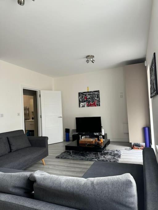 Apartment Modern Studio In The Heart Of Woolwich - 35 Minuets To Central London