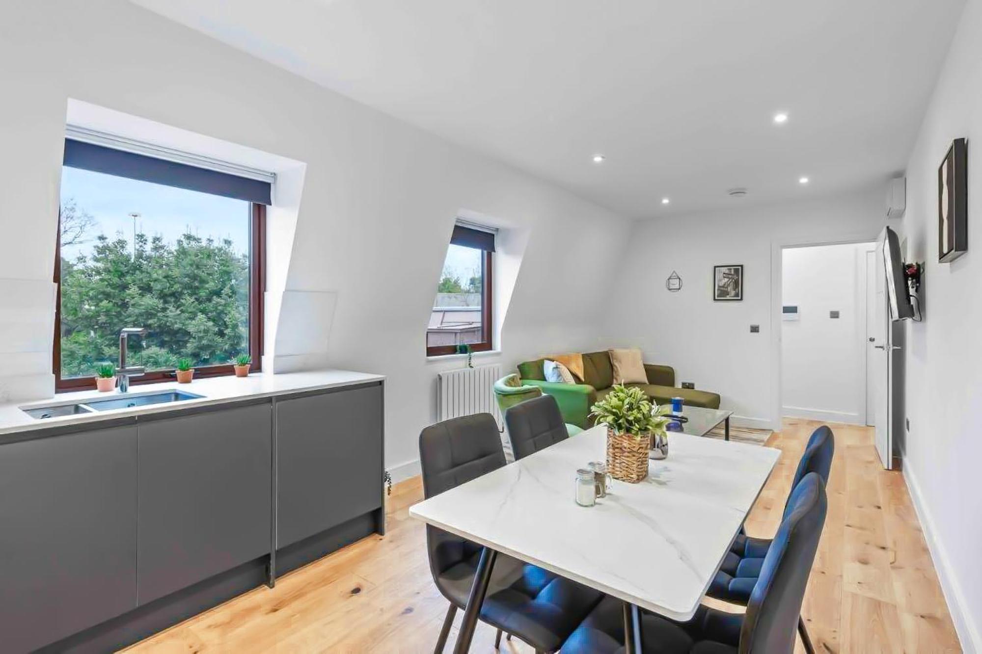 Appartement Serviced Apt In Central Lr3 *