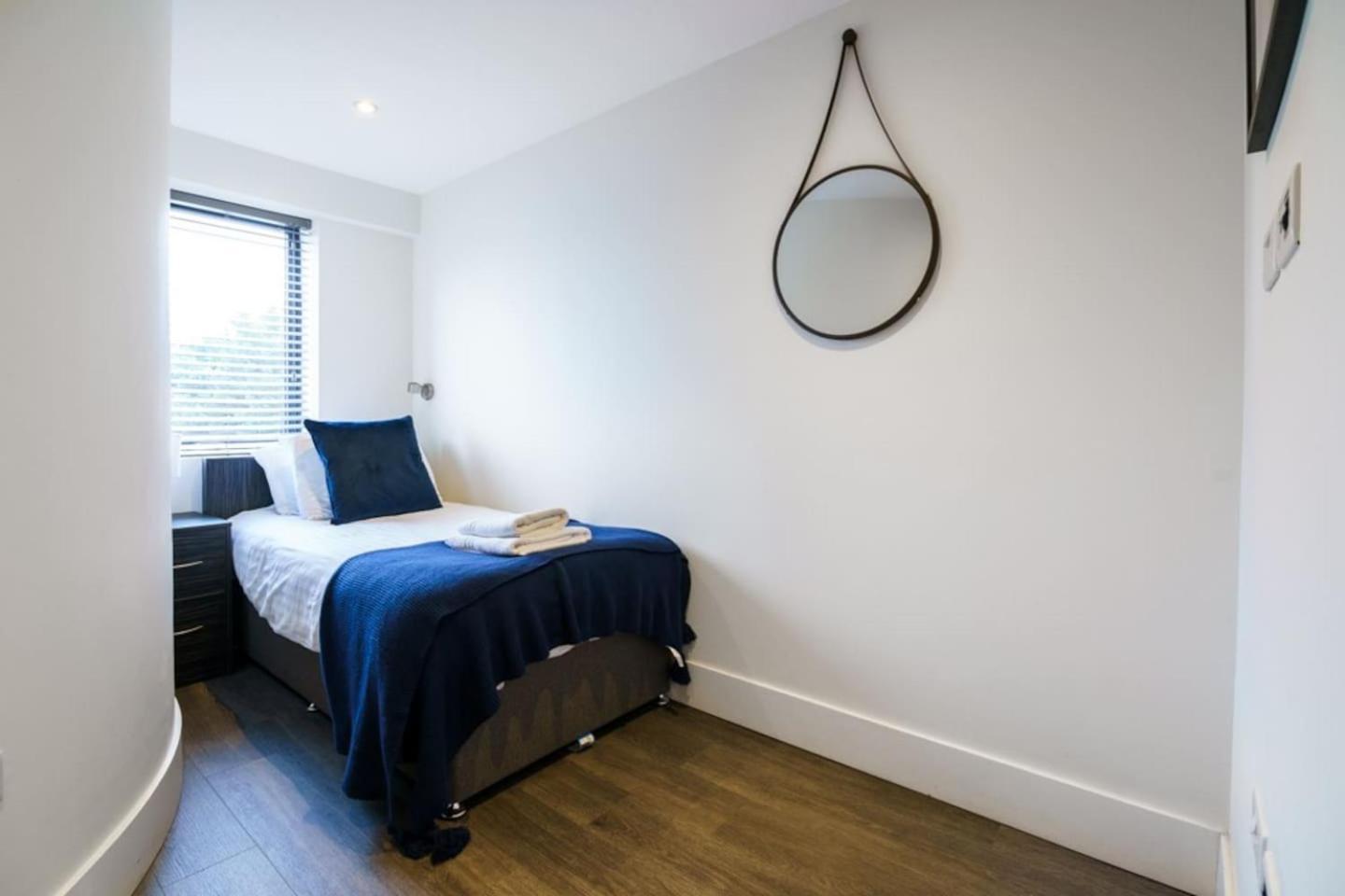 Apartment 2bd In Whitechapel, London
