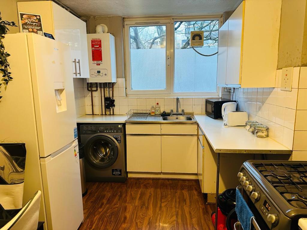 Twenty Five Bed & Breakfast London