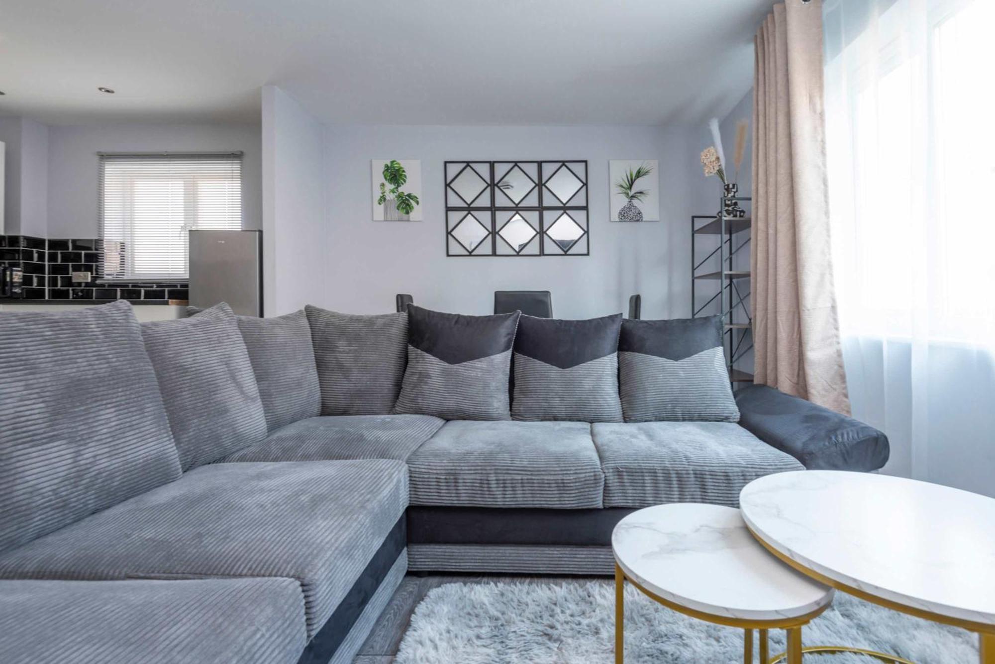 Stylish Elegant New Flat 5 Min From Elizabeth Line Lejlighed