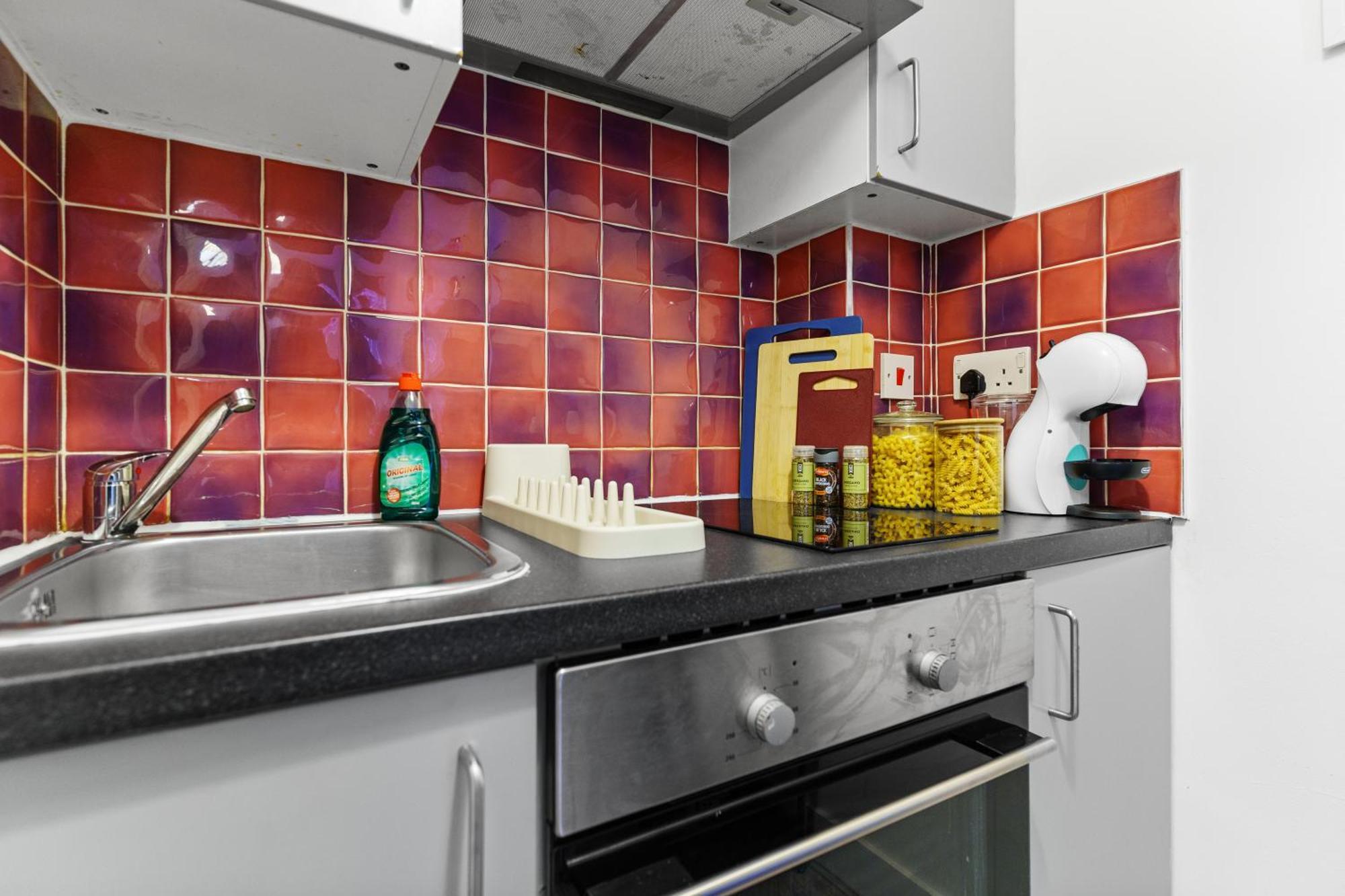 Affordable One Bedroom & In * Londen