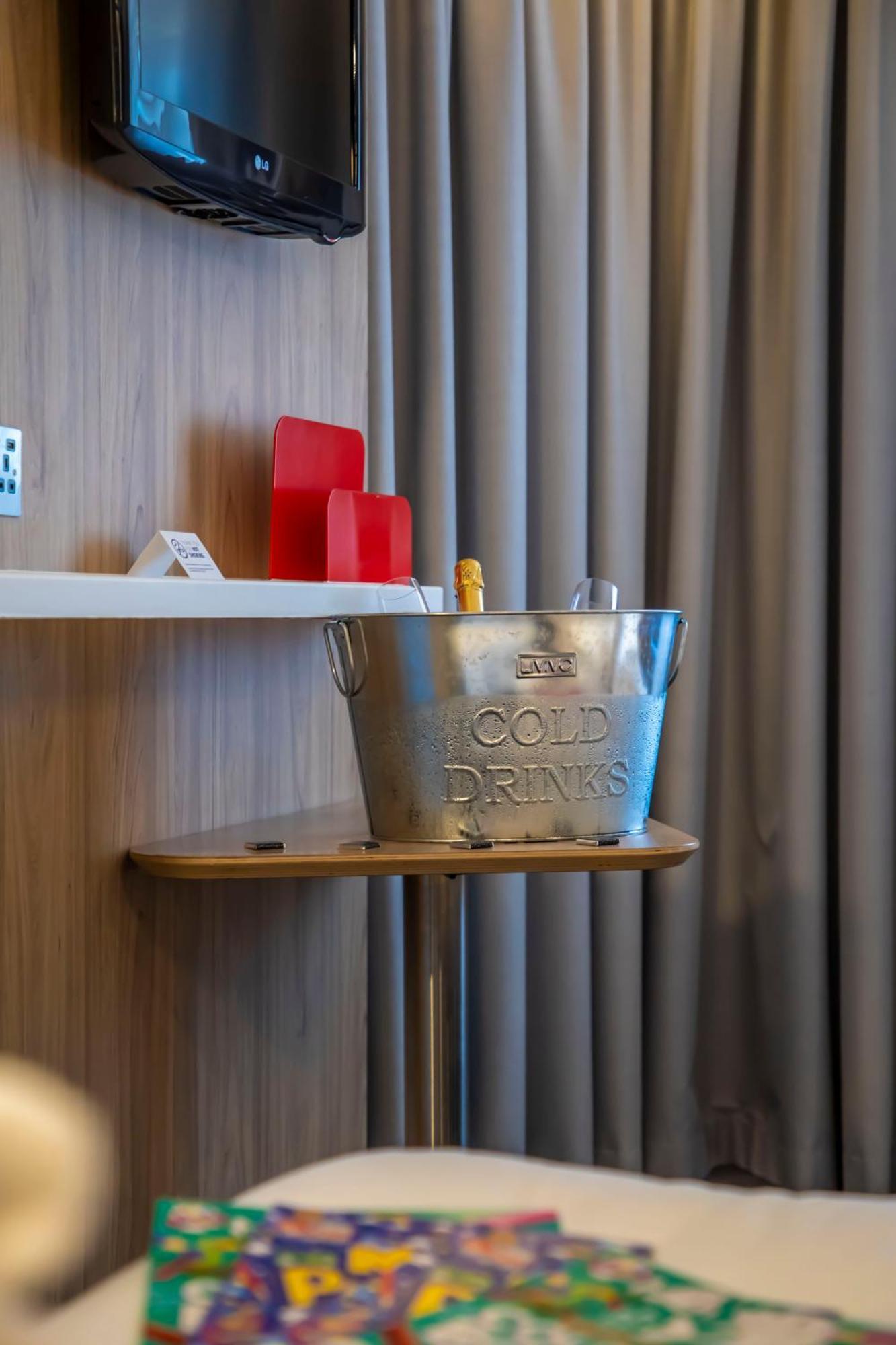 Hotell Express Royal Docks By Ihg 3*