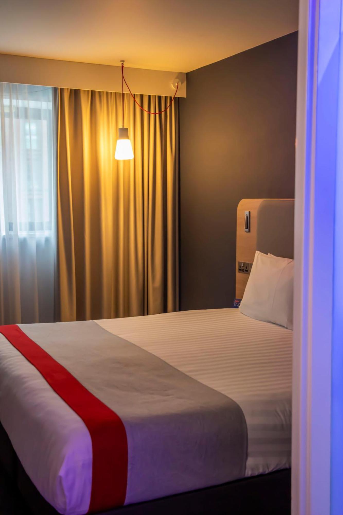 Hotell Express Royal Docks By Ihg 3*