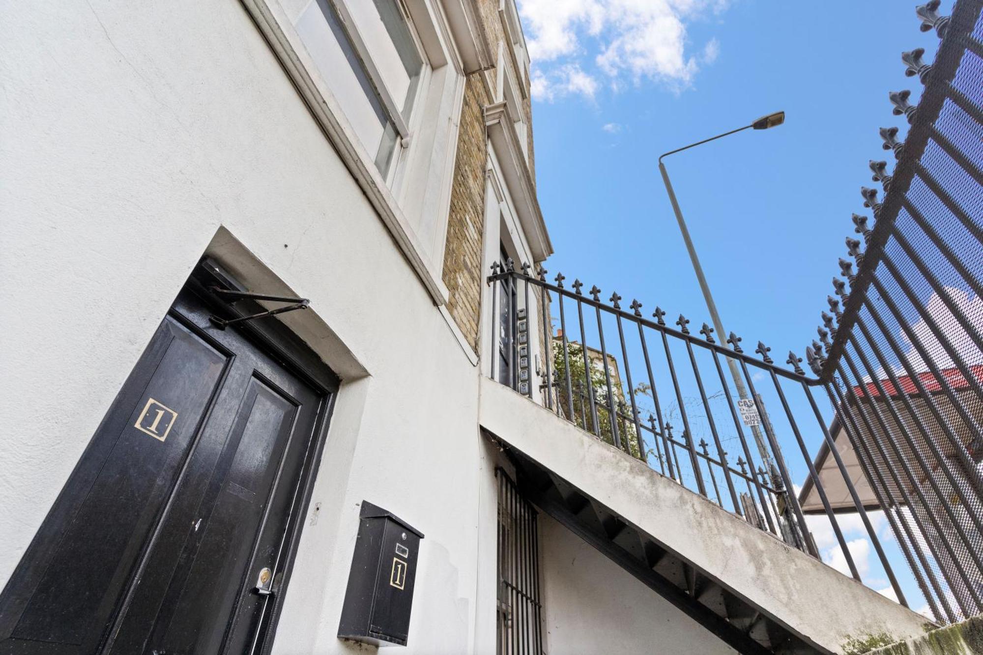 Affordable One Bedroom & In * Londen