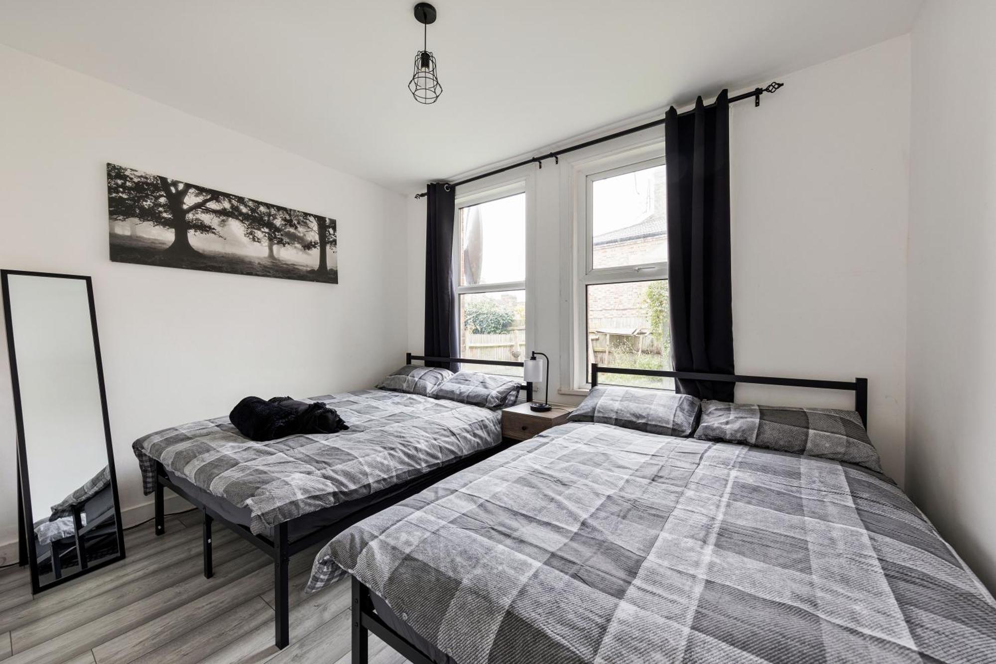 Beautifully Modern 2-bed W/garden Appartement Londen