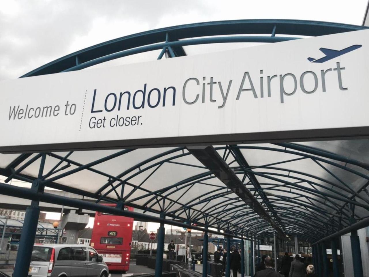 Cozylease 3-bed Canary Wharf Retreat,near Lcy Vakantiehuis Londen