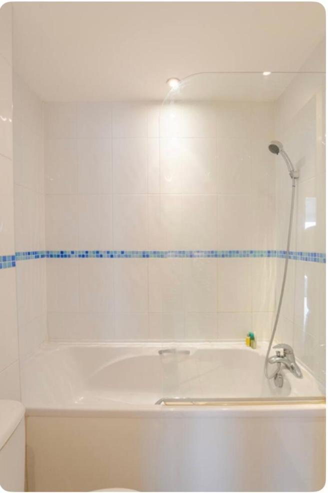 Appartement Amazing River View 2 Bedroom Apartment, Sleeps 6 , Balcony And Parking Londres