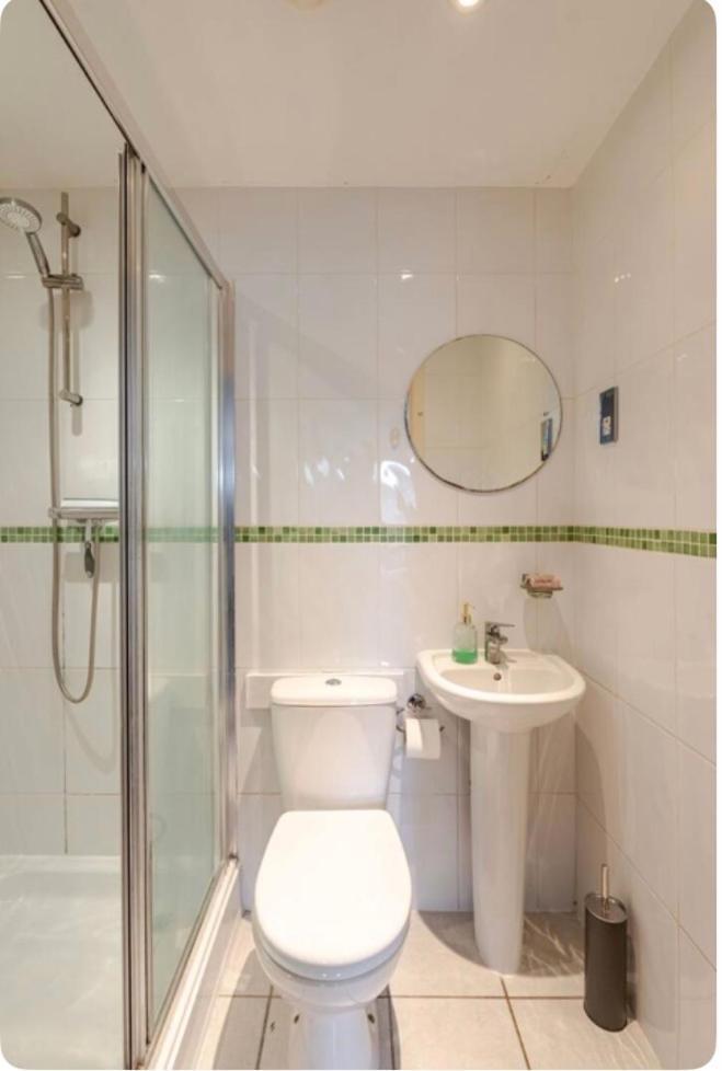 Amazing River View 2 Bedroom Apartment, Sleeps 6 , Balcony And Parking Appartement *