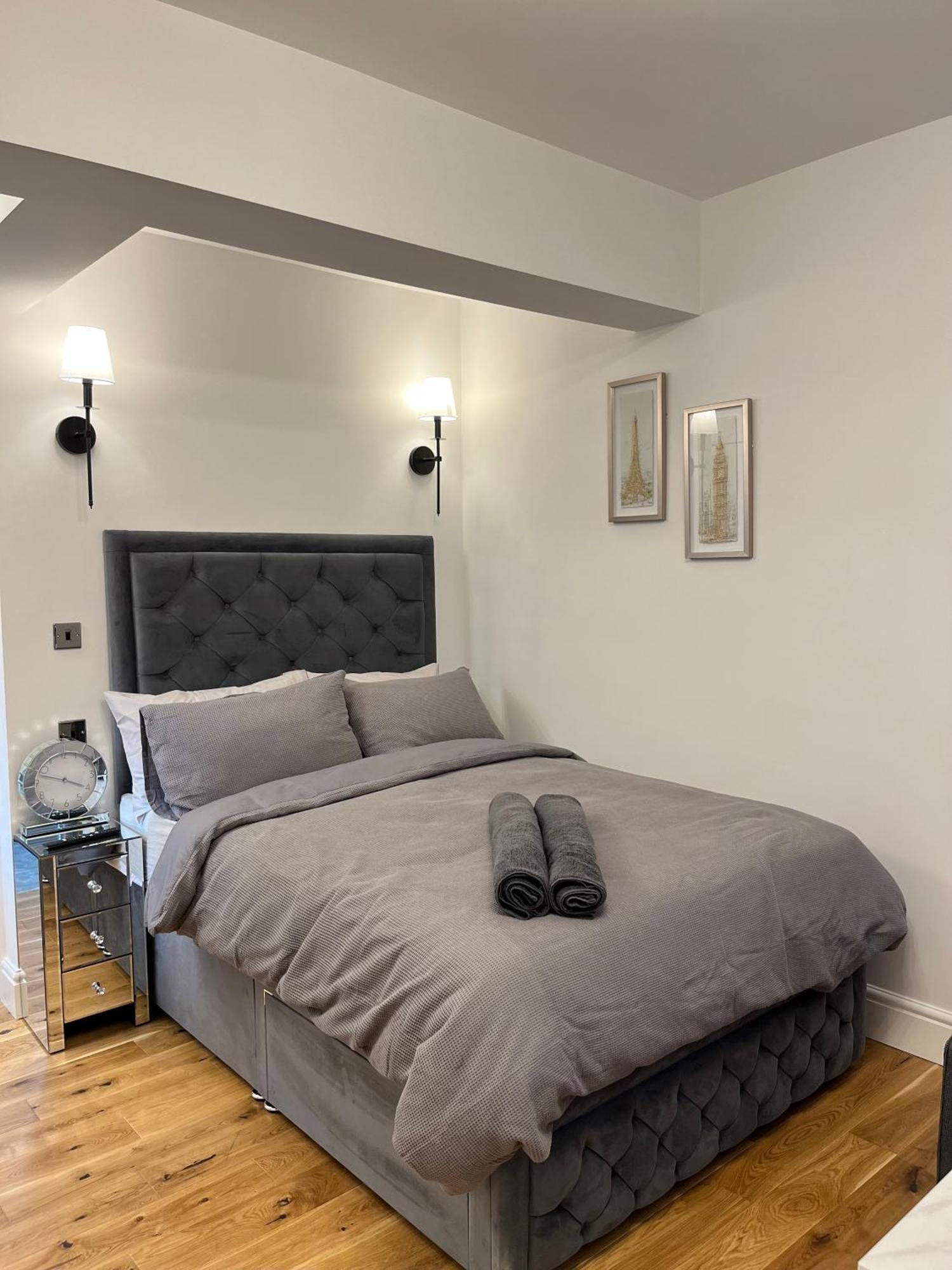 Beautiful Entire Flat In London